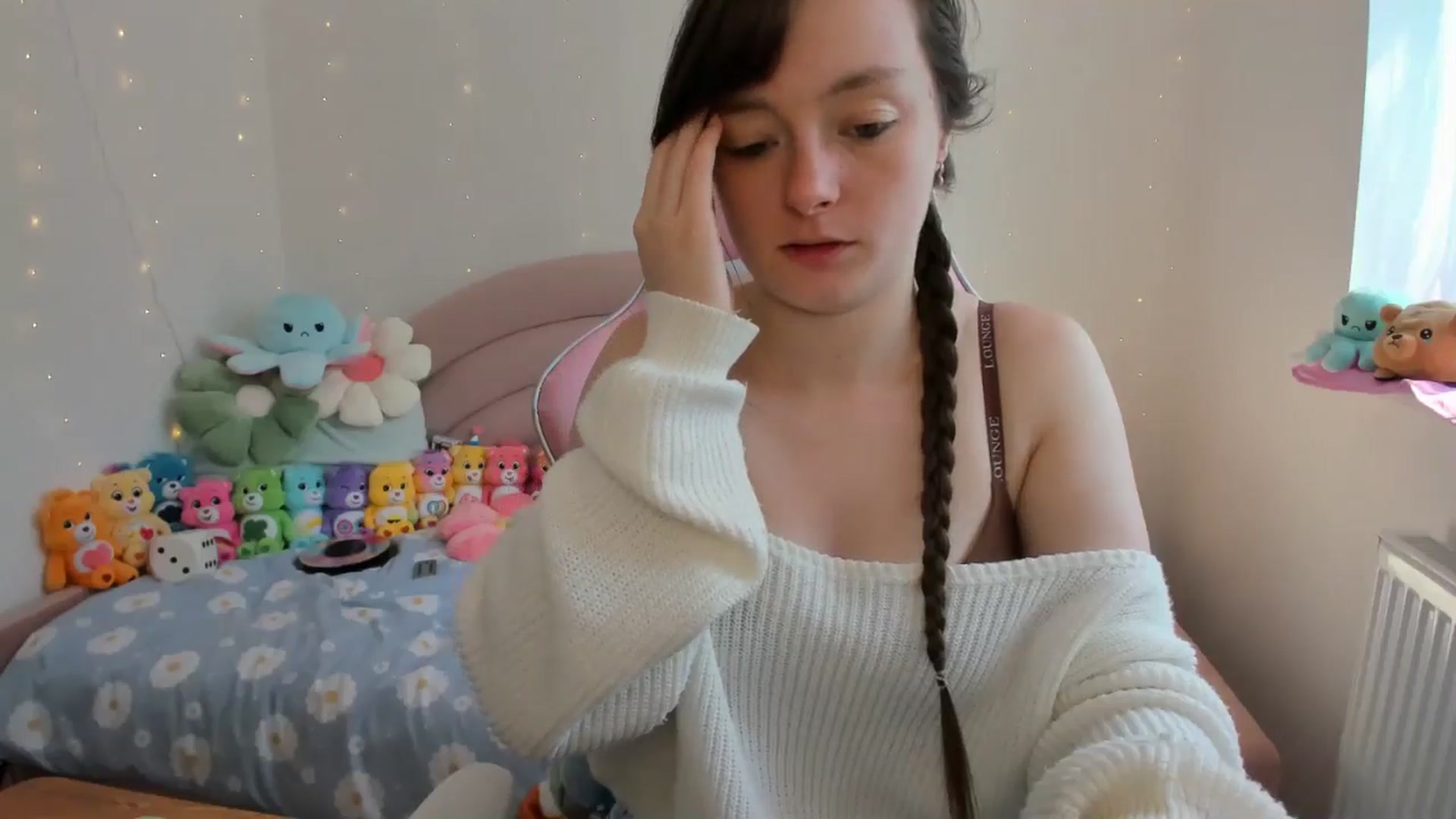 Gallery image thumbnail from JessieBear_'s myfreecams stream on, 09/19/2024, 11:52 image 13 of 20