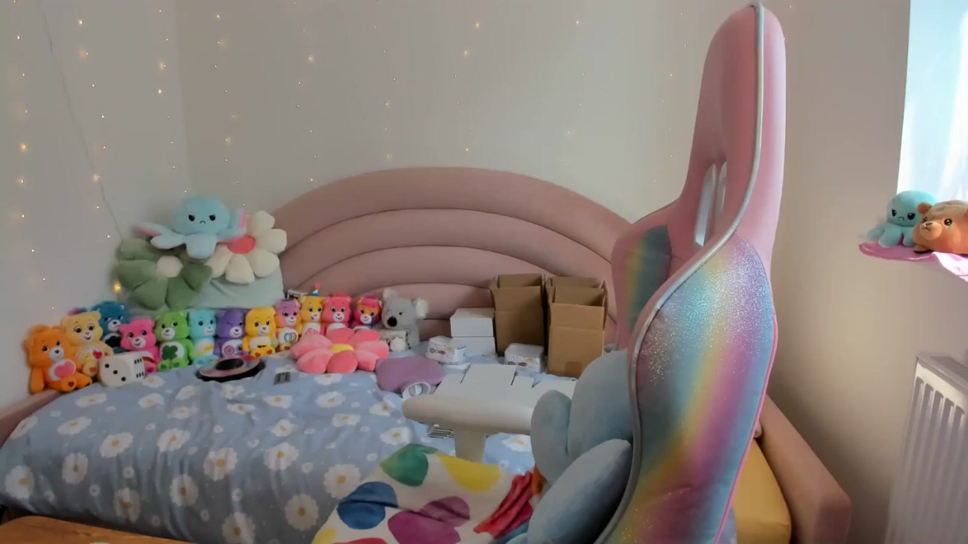 Gallery image thumbnail from JessieBear_'s myfreecams stream on, 09/19/2024, 11:52 image 17 of 20