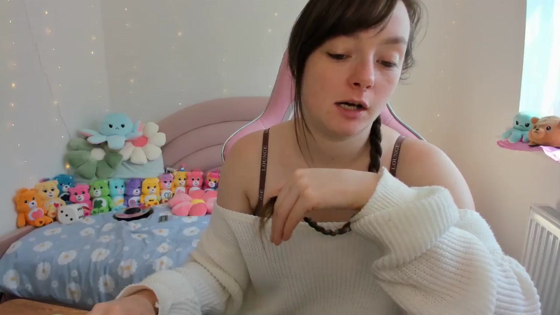Gallery image thumbnail from JessieBear_'s myfreecams stream on, 09/19/2024, 11:52 image 12 of 20