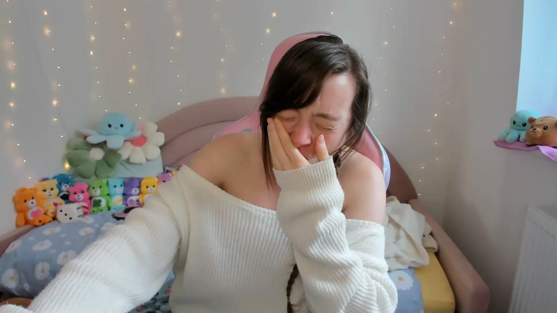 Gallery image thumbnail from JessieBear_'s myfreecams stream on, 09/19/2024, 14:38 image 20 of 20