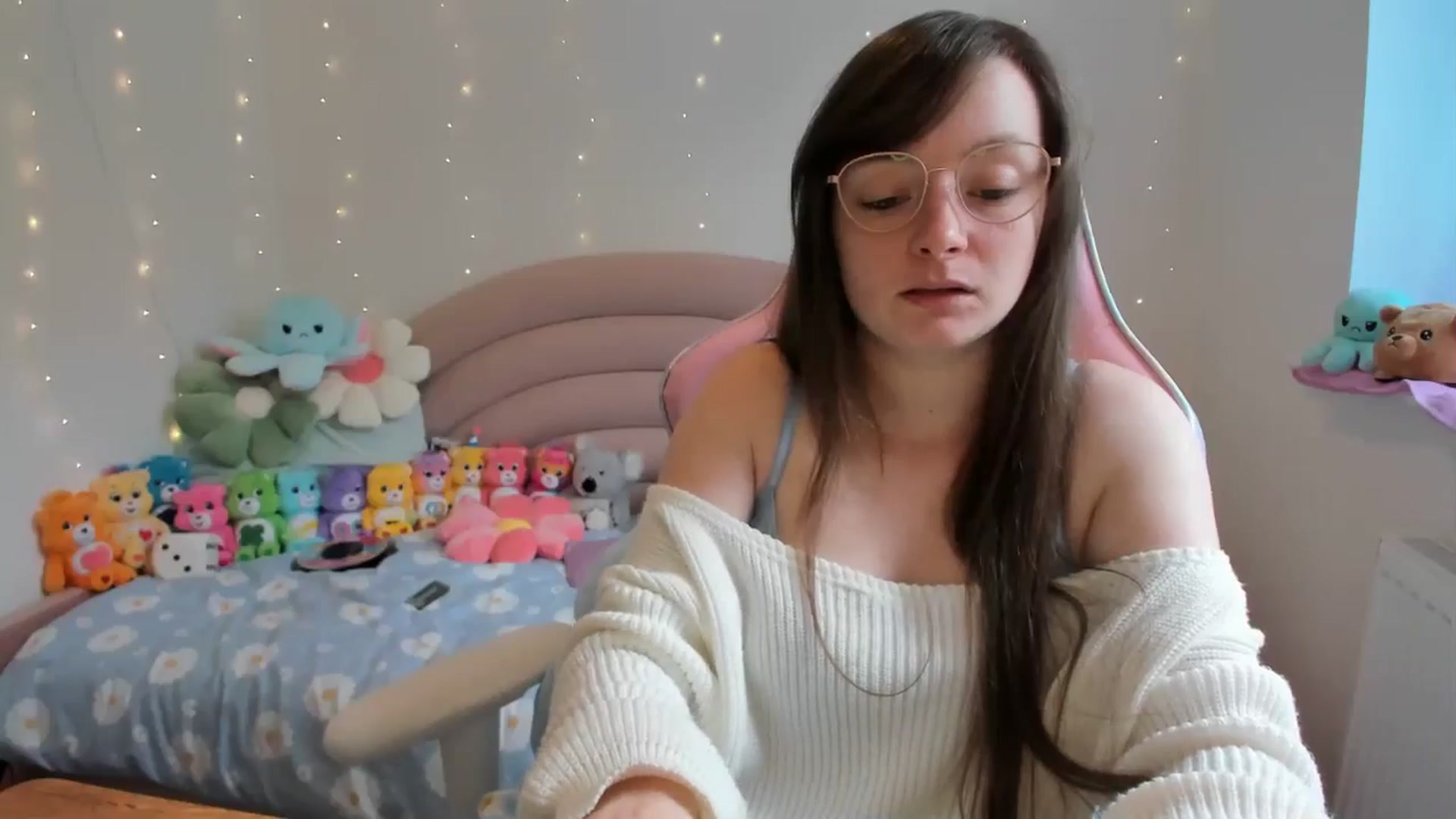 Gallery image thumbnail from JessieBear_'s myfreecams stream on, 09/20/2024, 13:05 image 19 of 20