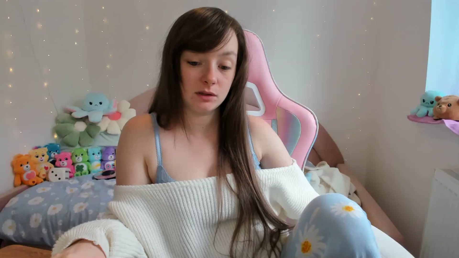 Gallery image thumbnail from JessieBear_'s myfreecams stream on, 09/20/2024, 13:05 image 7 of 20