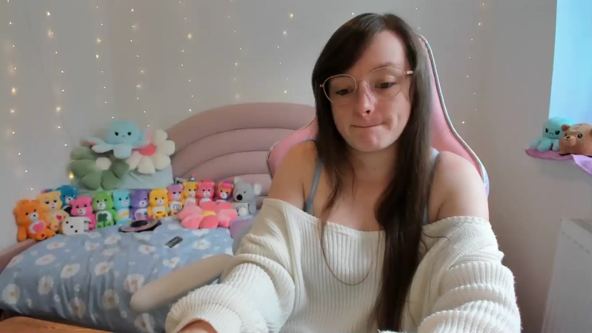 Gallery image thumbnail from JessieBear_'s myfreecams stream on, 09/20/2024, 13:05 image 20 of 20