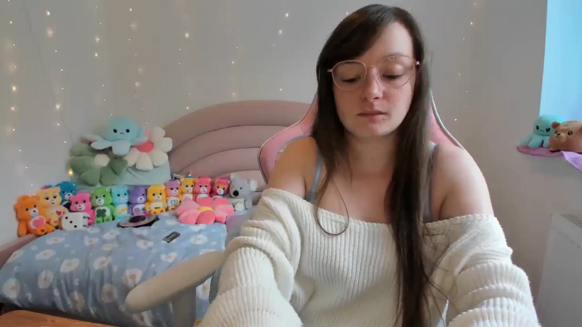 Gallery image thumbnail from JessieBear_'s myfreecams stream on, 09/20/2024, 13:05 image 18 of 20