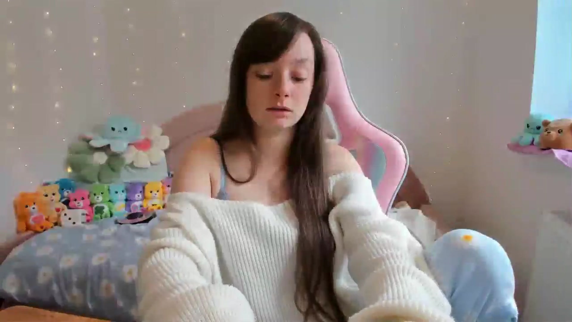 Gallery image thumbnail from JessieBear_'s myfreecams stream on, 09/20/2024, 13:05 image 14 of 20