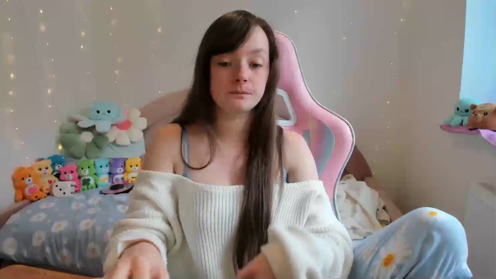 Gallery image thumbnail from JessieBear_'s myfreecams stream on, 09/20/2024, 13:05 image 16 of 20