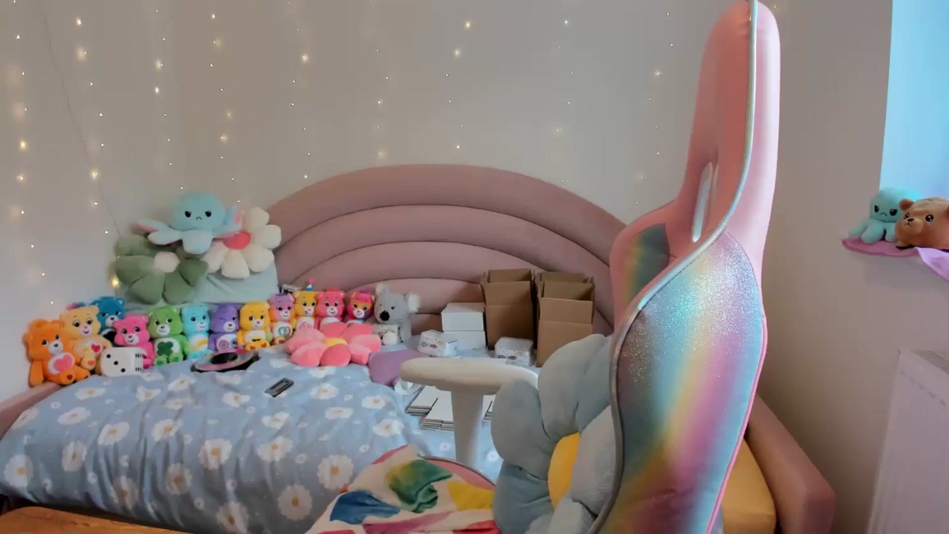 Gallery image thumbnail from JessieBear_'s myfreecams stream on, 09/20/2024, 13:40 image 10 of 20