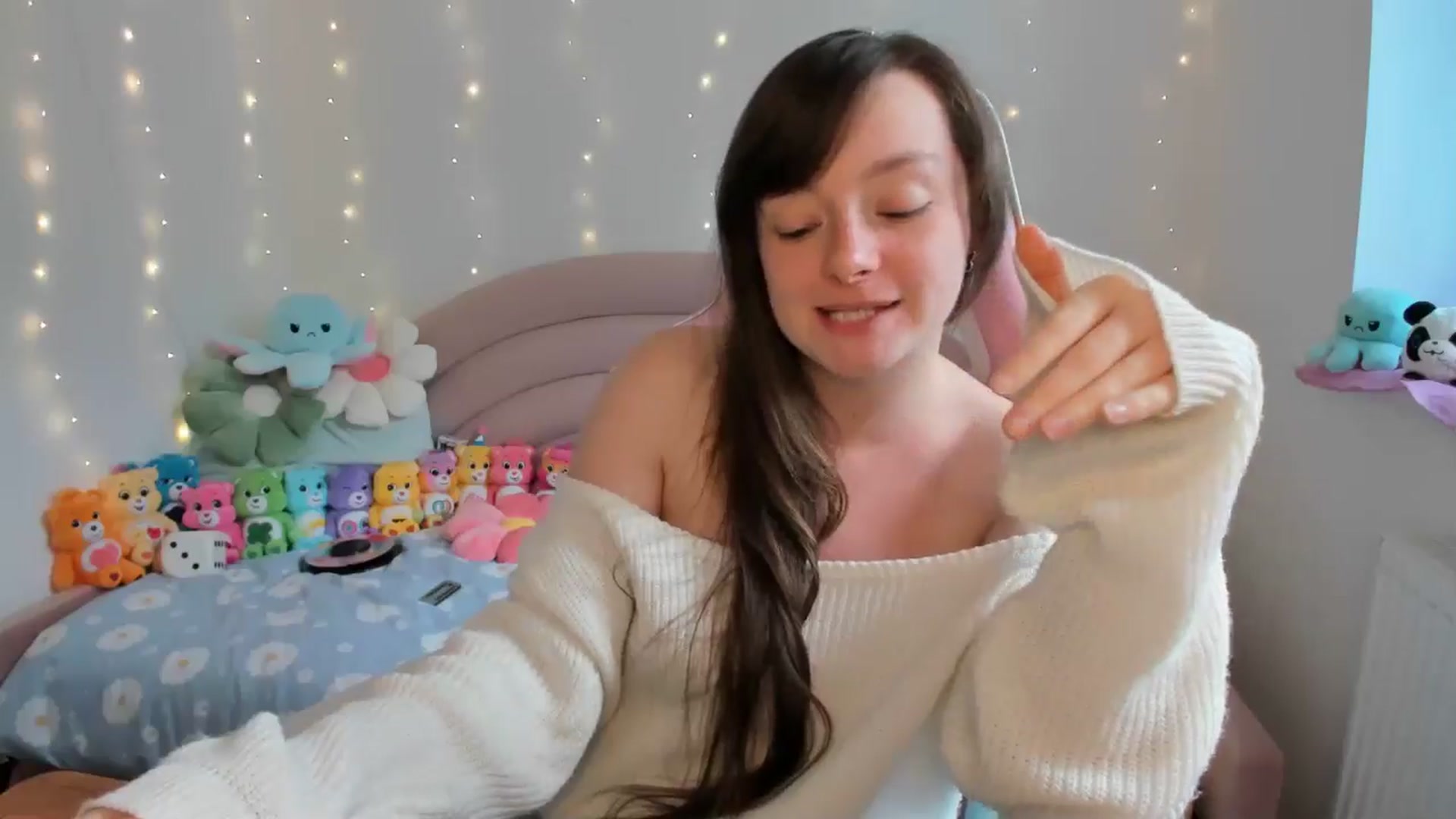 Gallery image thumbnail from JessieBear_'s myfreecams stream on, 09/20/2024, 15:52 image 17 of 20