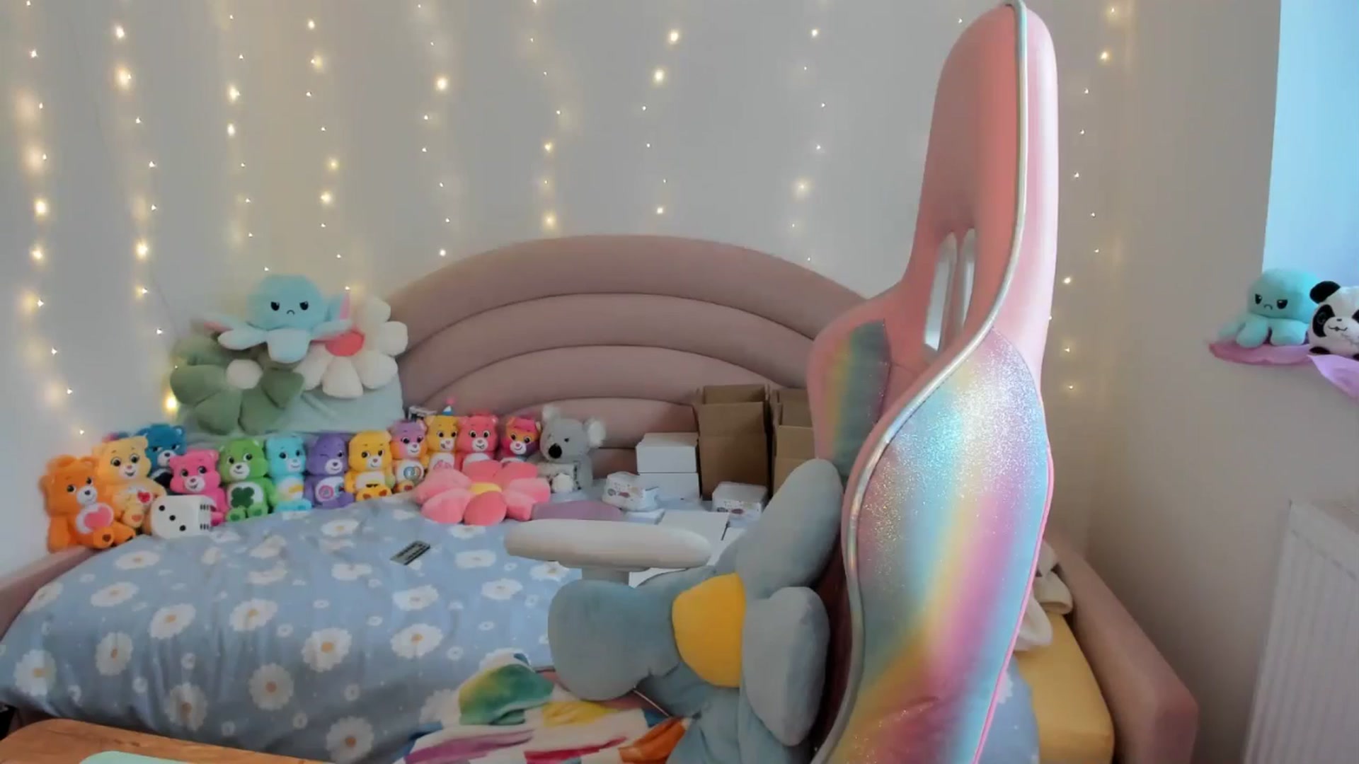 Gallery image thumbnail from JessieBear_'s myfreecams stream on, 09/20/2024, 15:52 image 20 of 20