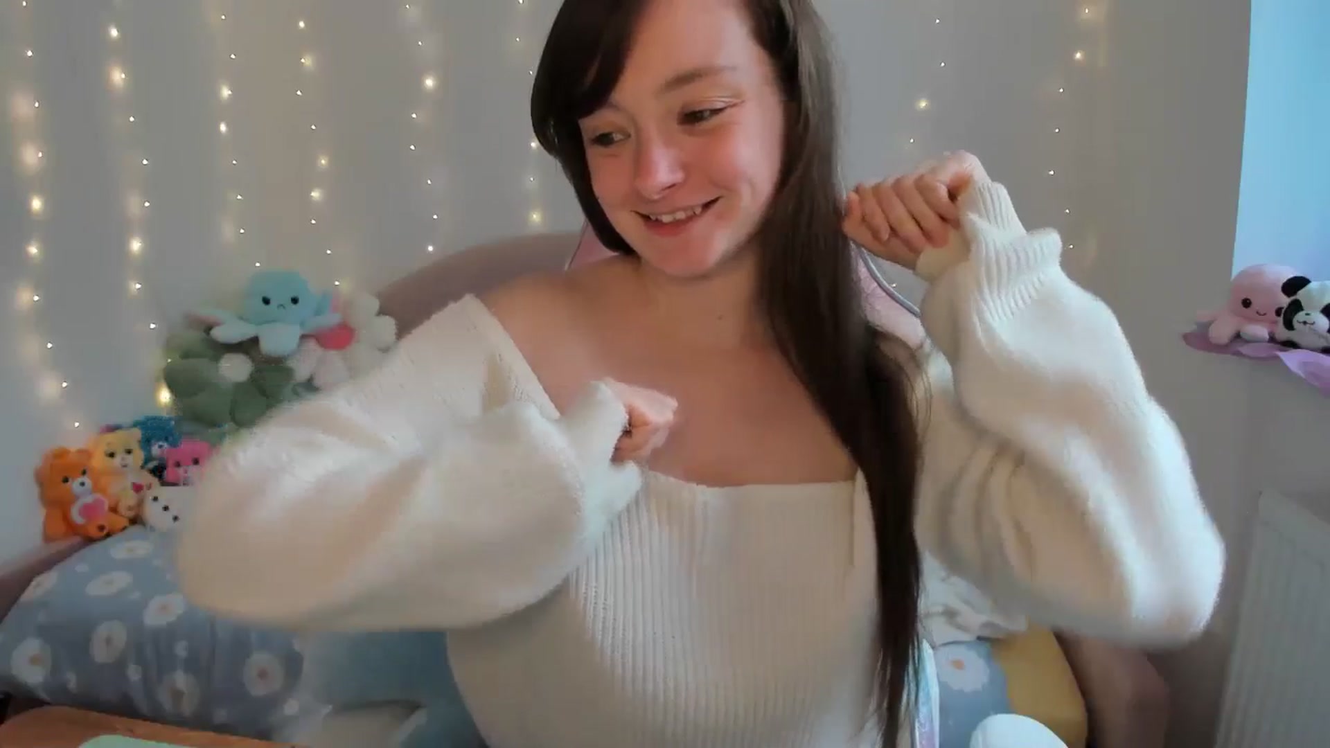 Gallery image thumbnail from JessieBear_'s myfreecams stream on, 09/20/2024, 17:08 image 20 of 20