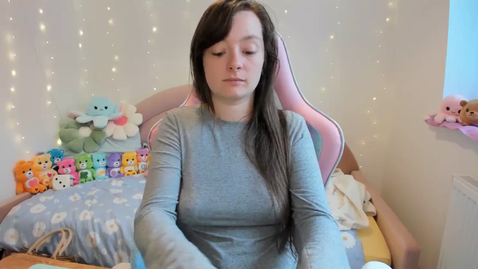 Gallery image thumbnail from JessieBear_'s myfreecams stream on, 09/23/2024, 14:18 image 18 of 20