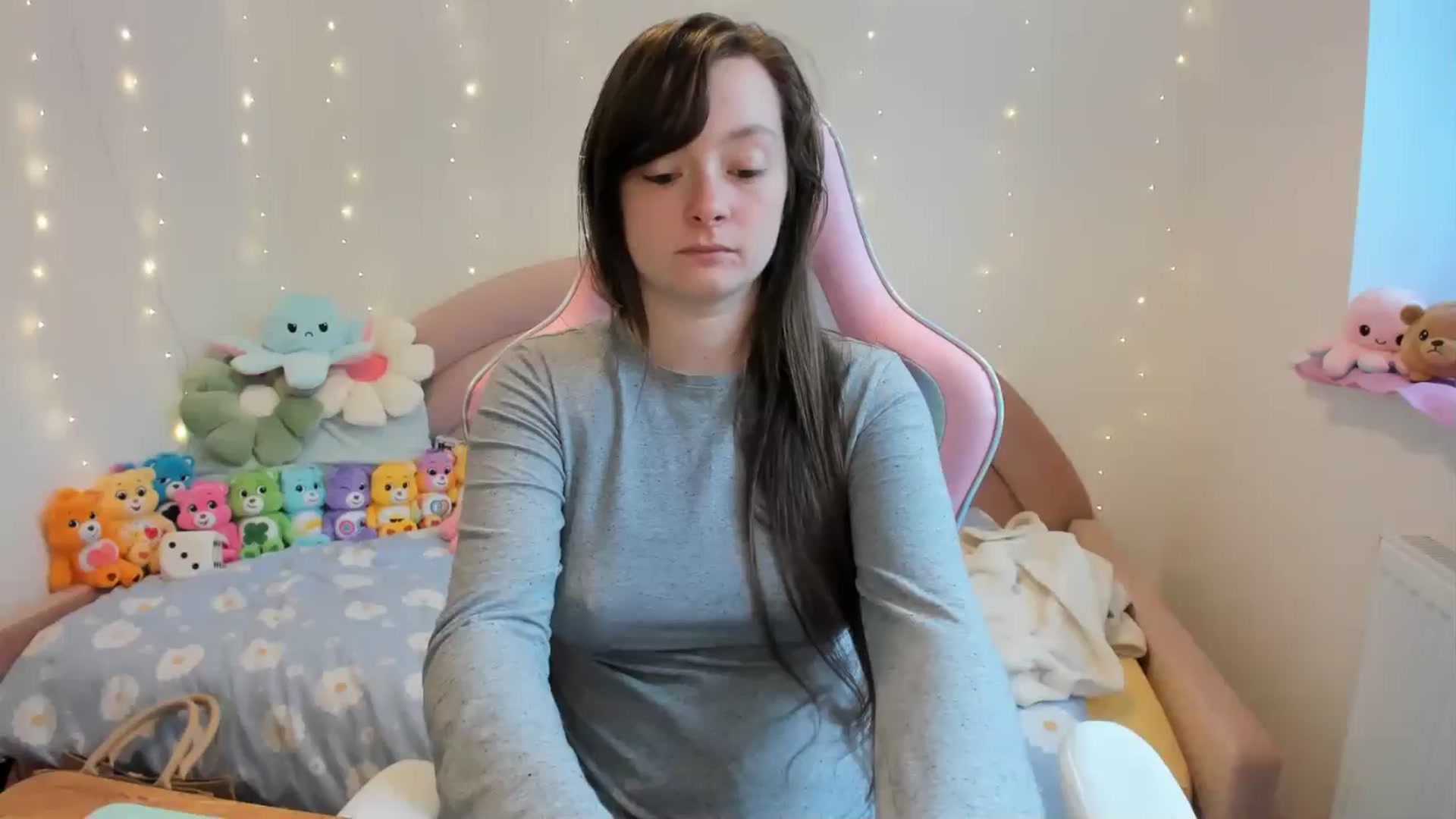 Gallery image thumbnail from JessieBear_'s myfreecams stream on, 09/23/2024, 14:18 image 15 of 20