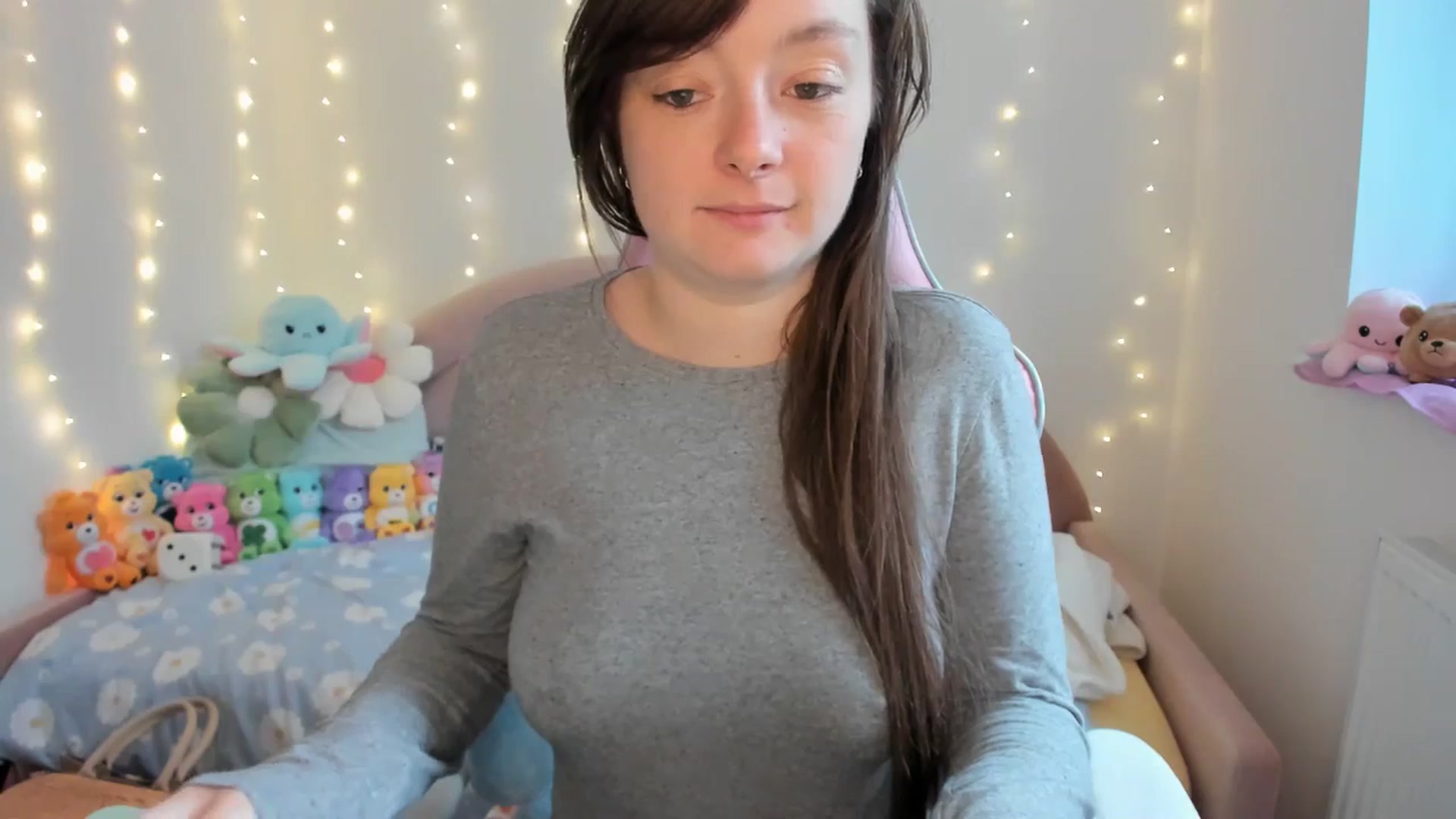 Gallery image thumbnail from JessieBear_'s myfreecams stream on, 09/23/2024, 16:34 image 18 of 20