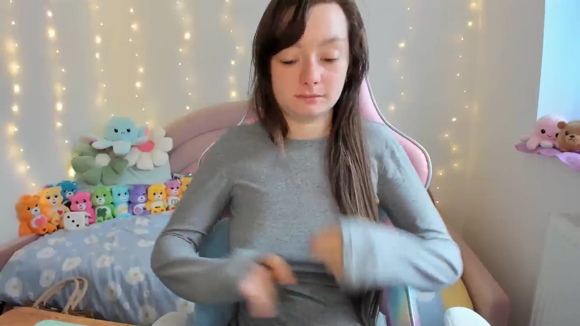 Gallery image thumbnail from JessieBear_'s myfreecams stream on, 09/23/2024, 16:34 image 5 of 20