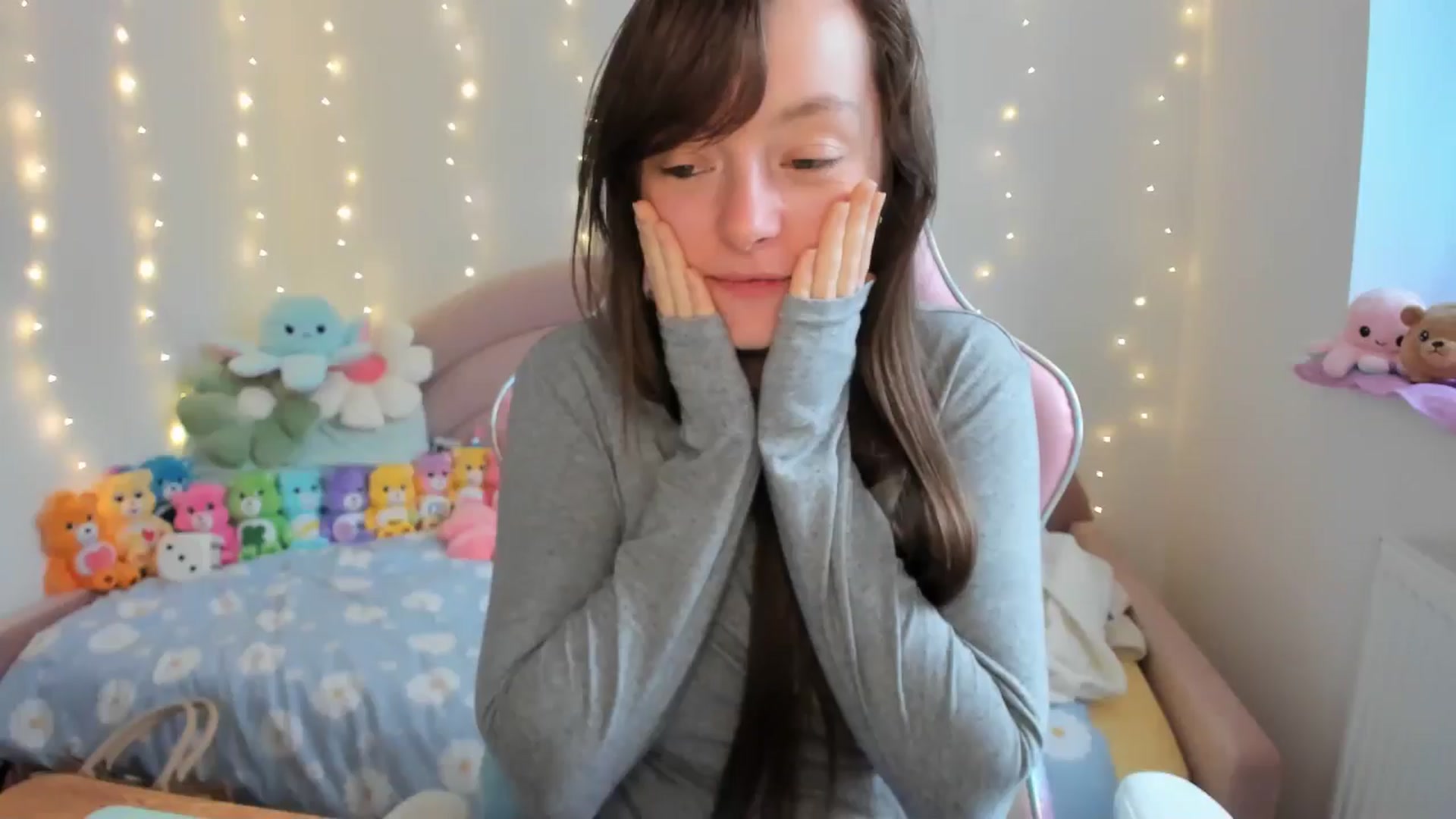 Gallery image thumbnail from JessieBear_'s myfreecams stream on, 09/23/2024, 16:34 image 6 of 20