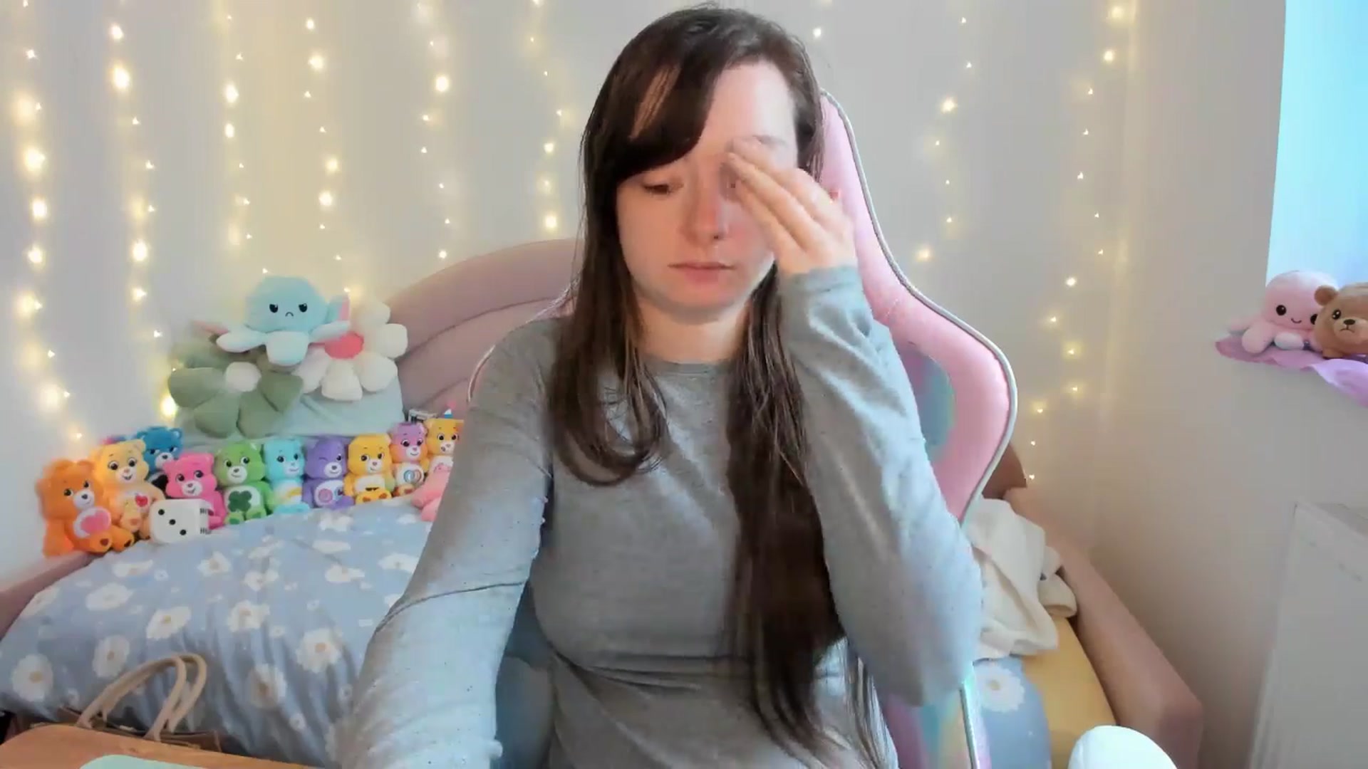 Gallery image thumbnail from JessieBear_'s myfreecams stream on, 09/23/2024, 16:34 image 13 of 20