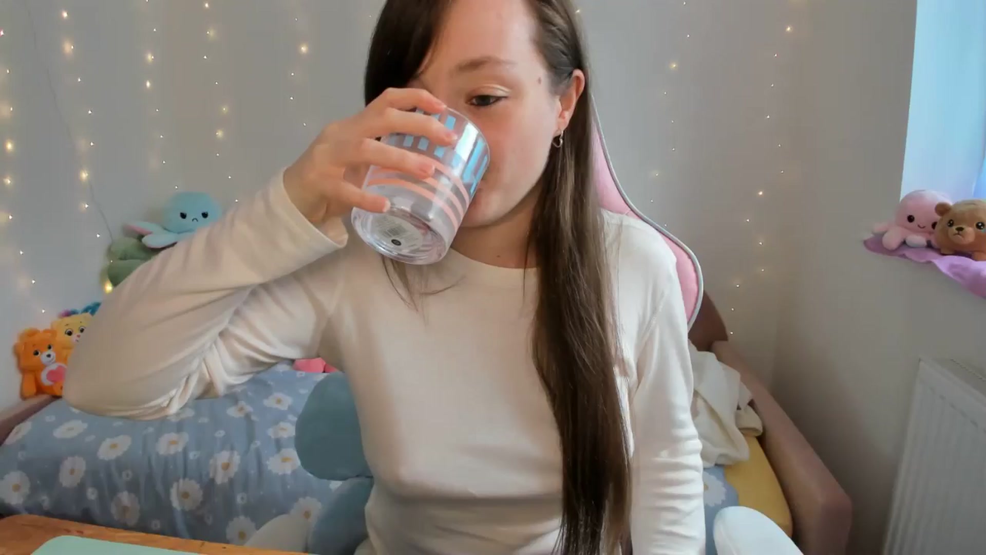 Gallery image thumbnail from JessieBear_'s myfreecams stream on, 09/24/2024, 14:11 image 2 of 20
