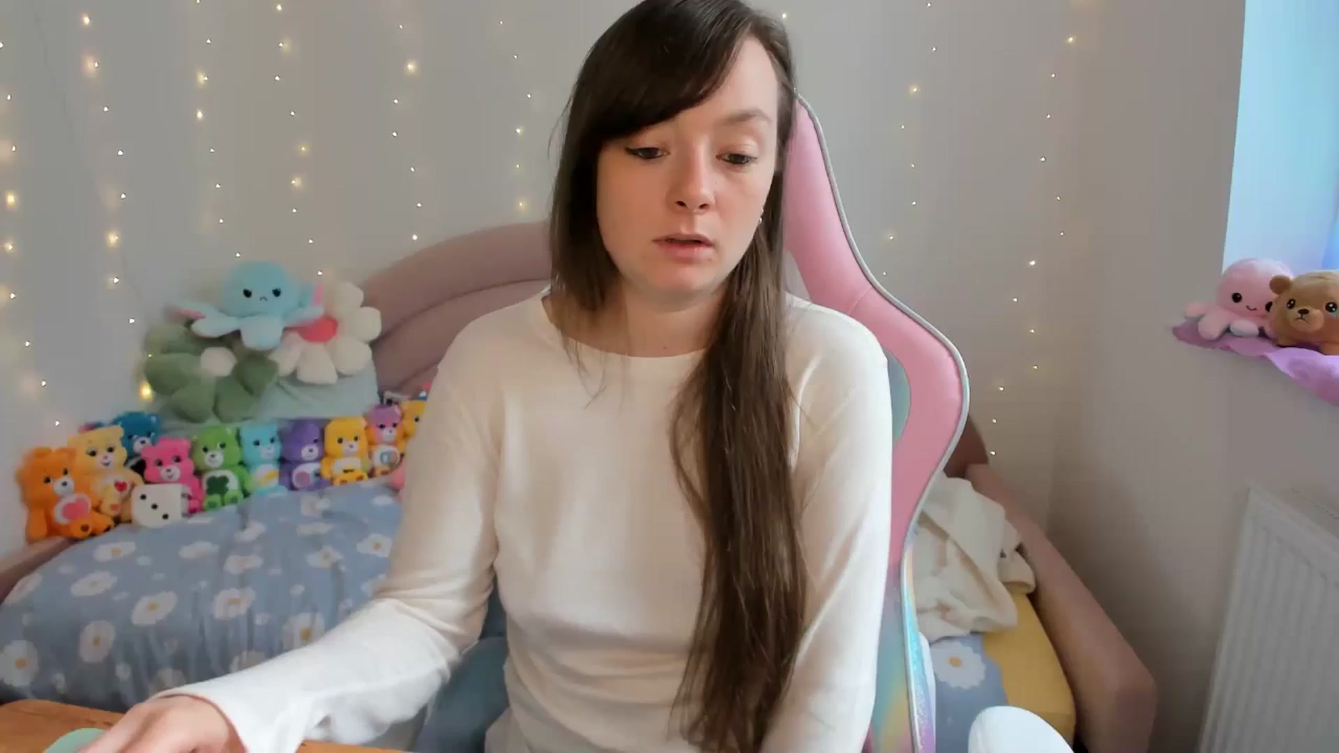 Gallery image thumbnail from JessieBear_'s myfreecams stream on, 09/24/2024, 14:11 image 16 of 20