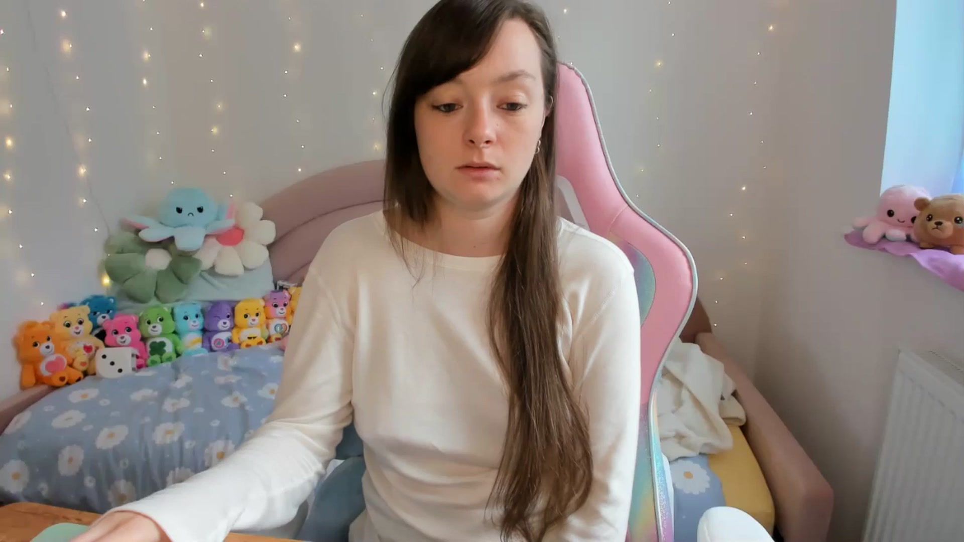 Gallery image thumbnail from JessieBear_'s myfreecams stream on, 09/24/2024, 14:11 image 13 of 20