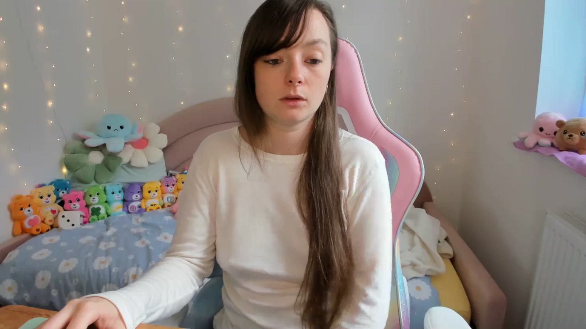 Gallery image thumbnail from JessieBear_'s myfreecams stream on, 09/24/2024, 14:11 image 11 of 20