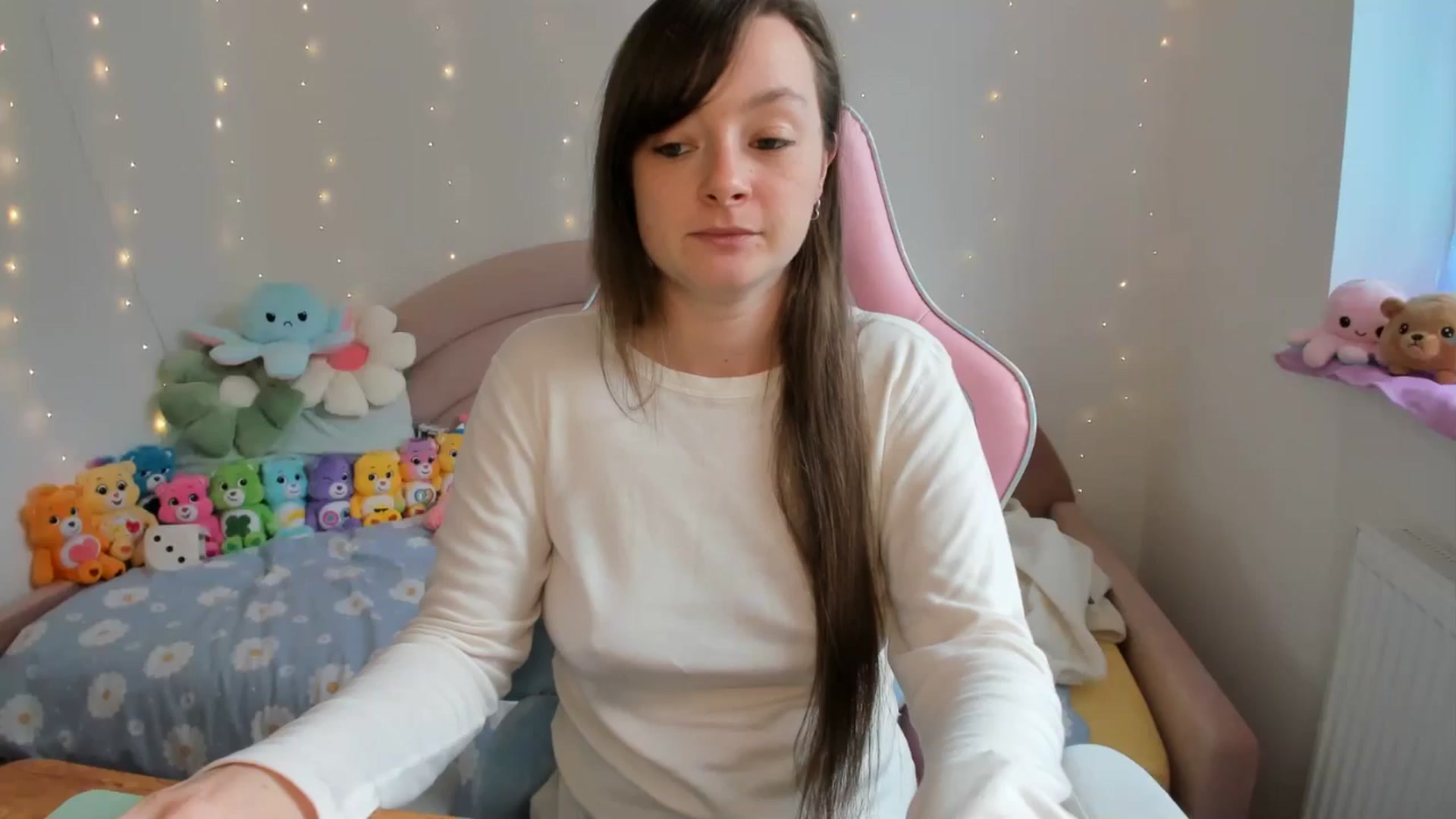 Gallery image thumbnail from JessieBear_'s myfreecams stream on, 09/24/2024, 14:11 image 1 of 20