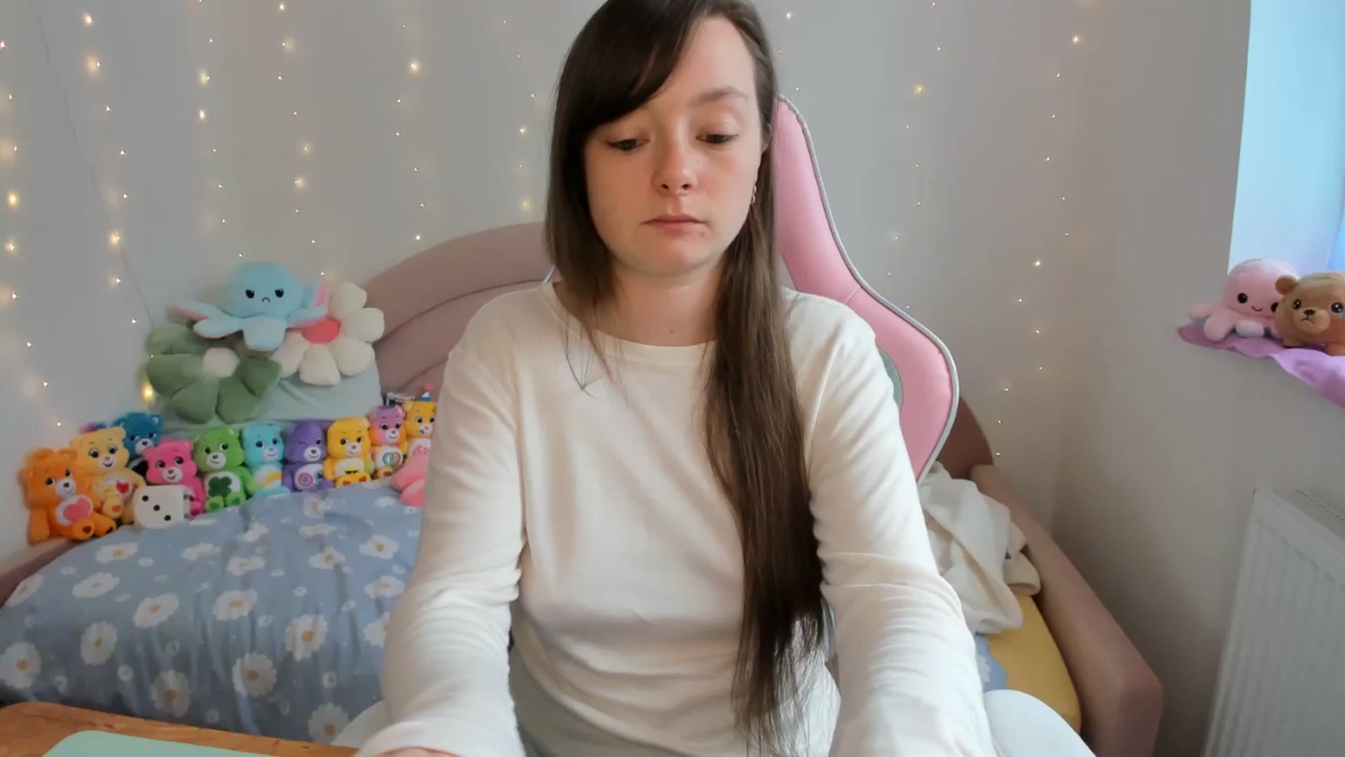 Gallery image thumbnail from JessieBear_'s myfreecams stream on, 09/24/2024, 14:11 image 5 of 20