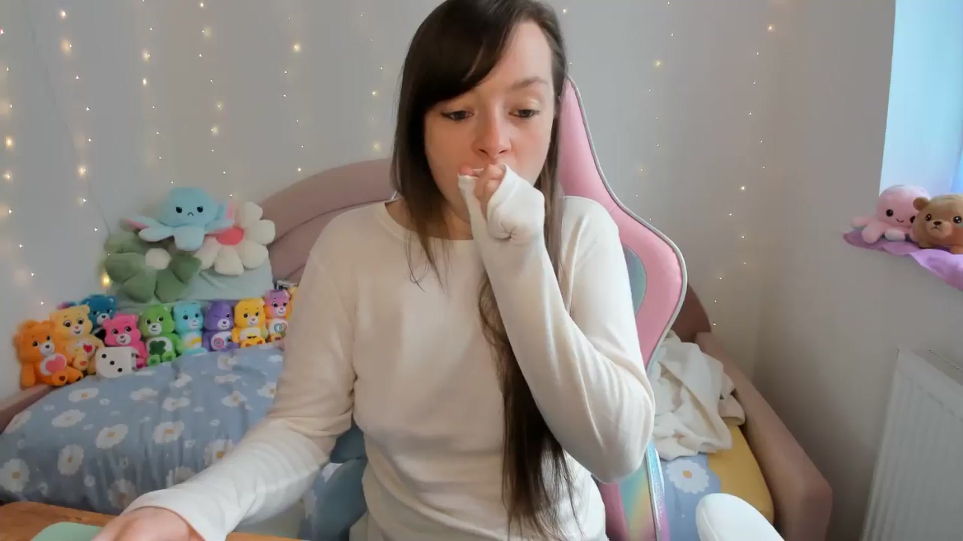 Gallery image thumbnail from JessieBear_'s myfreecams stream on, 09/24/2024, 14:11 image 6 of 20