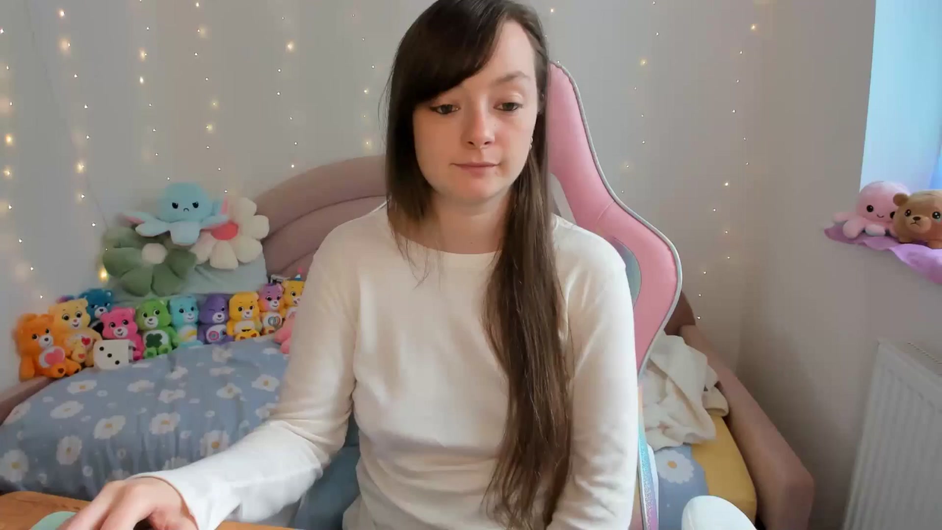 Gallery image thumbnail from JessieBear_'s myfreecams stream on, 09/24/2024, 14:11 image 18 of 20
