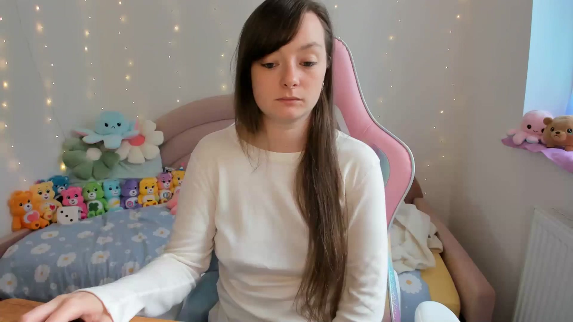 Gallery image thumbnail from JessieBear_'s myfreecams stream on, 09/24/2024, 14:11 image 17 of 20