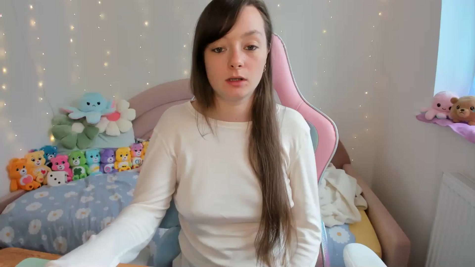 Gallery image thumbnail from JessieBear_'s myfreecams stream on, 09/24/2024, 14:11 image 4 of 20