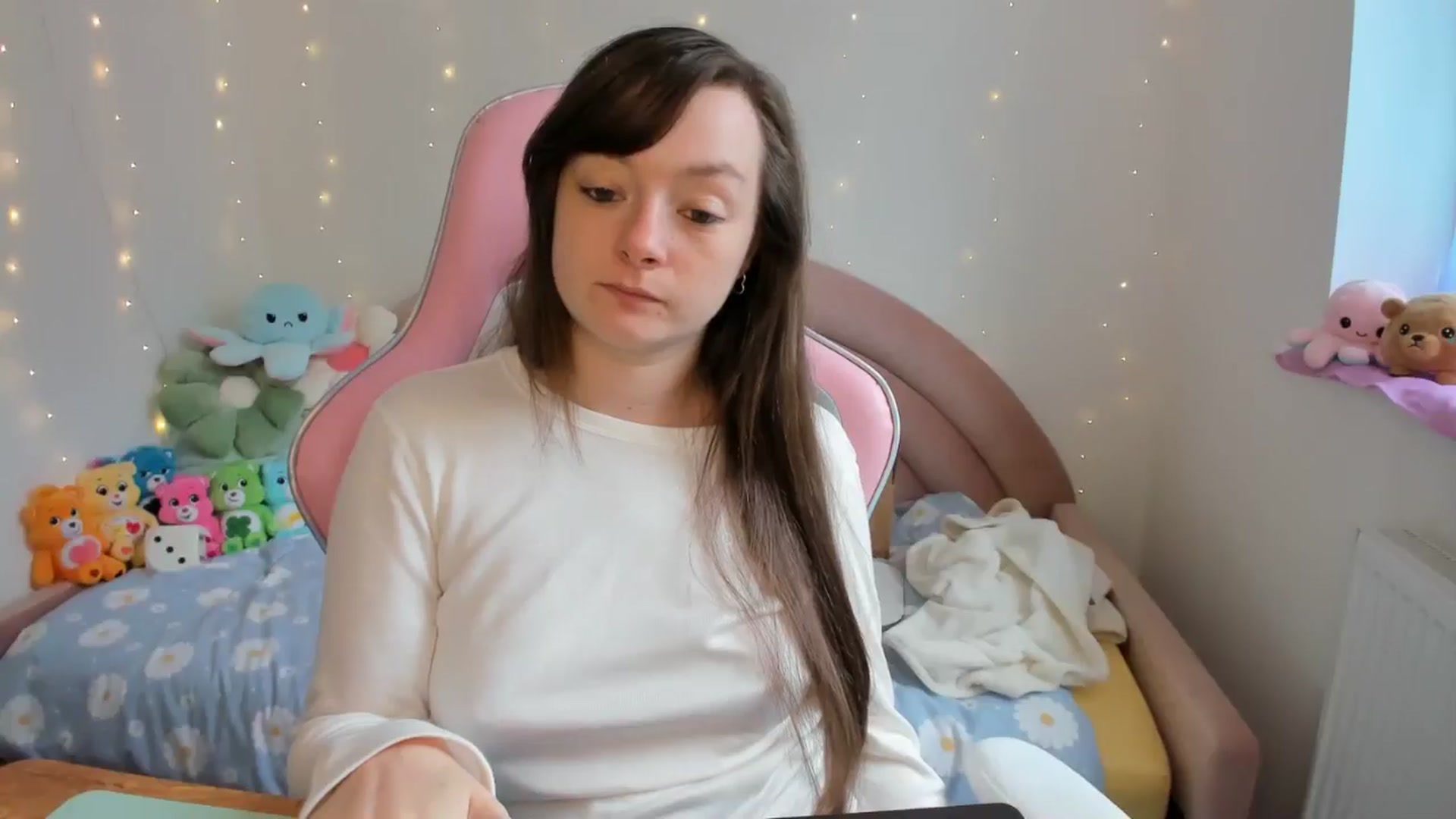 Gallery image thumbnail from JessieBear_'s myfreecams stream on, 09/24/2024, 14:51 image 18 of 20
