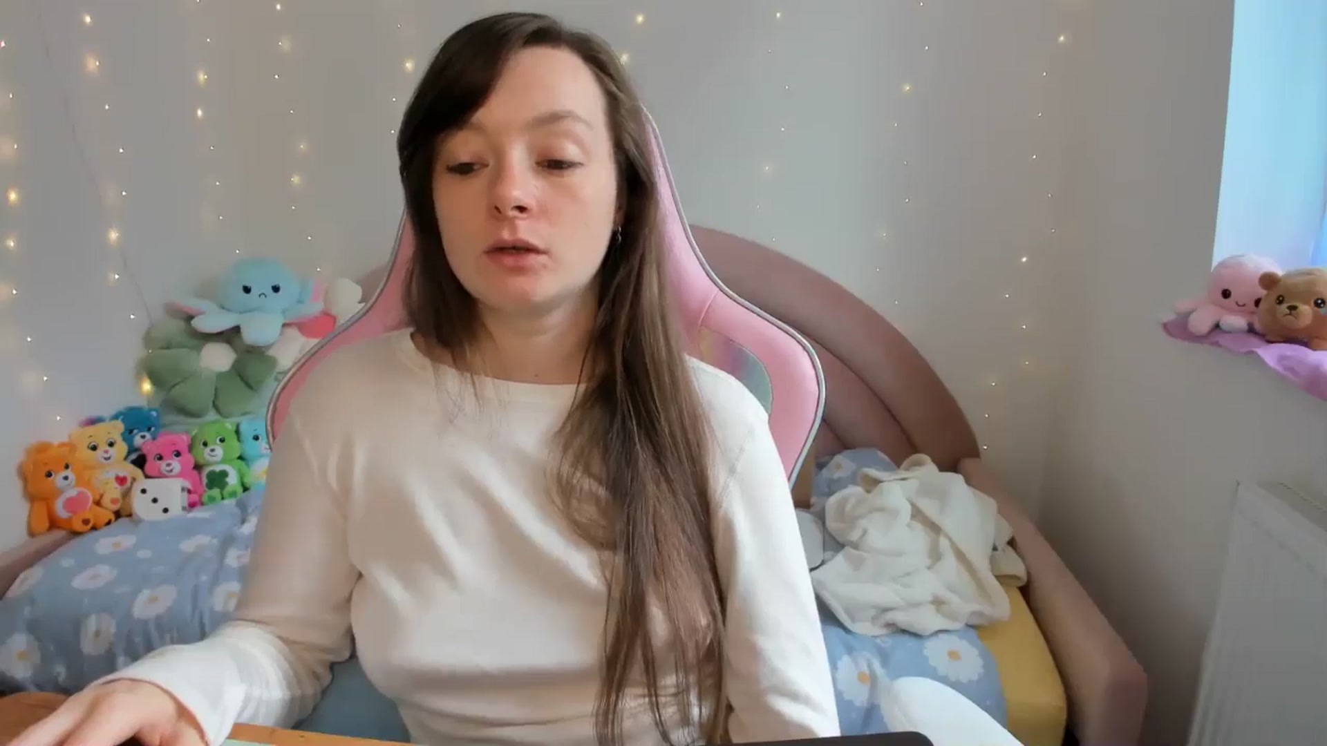 Gallery image thumbnail from JessieBear_'s myfreecams stream on, 09/24/2024, 14:51 image 12 of 20