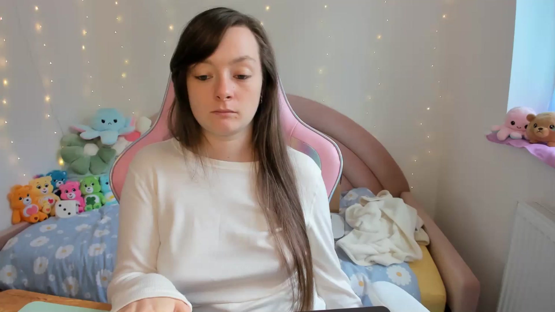 Gallery image thumbnail from JessieBear_'s myfreecams stream on, 09/24/2024, 14:51 image 15 of 20