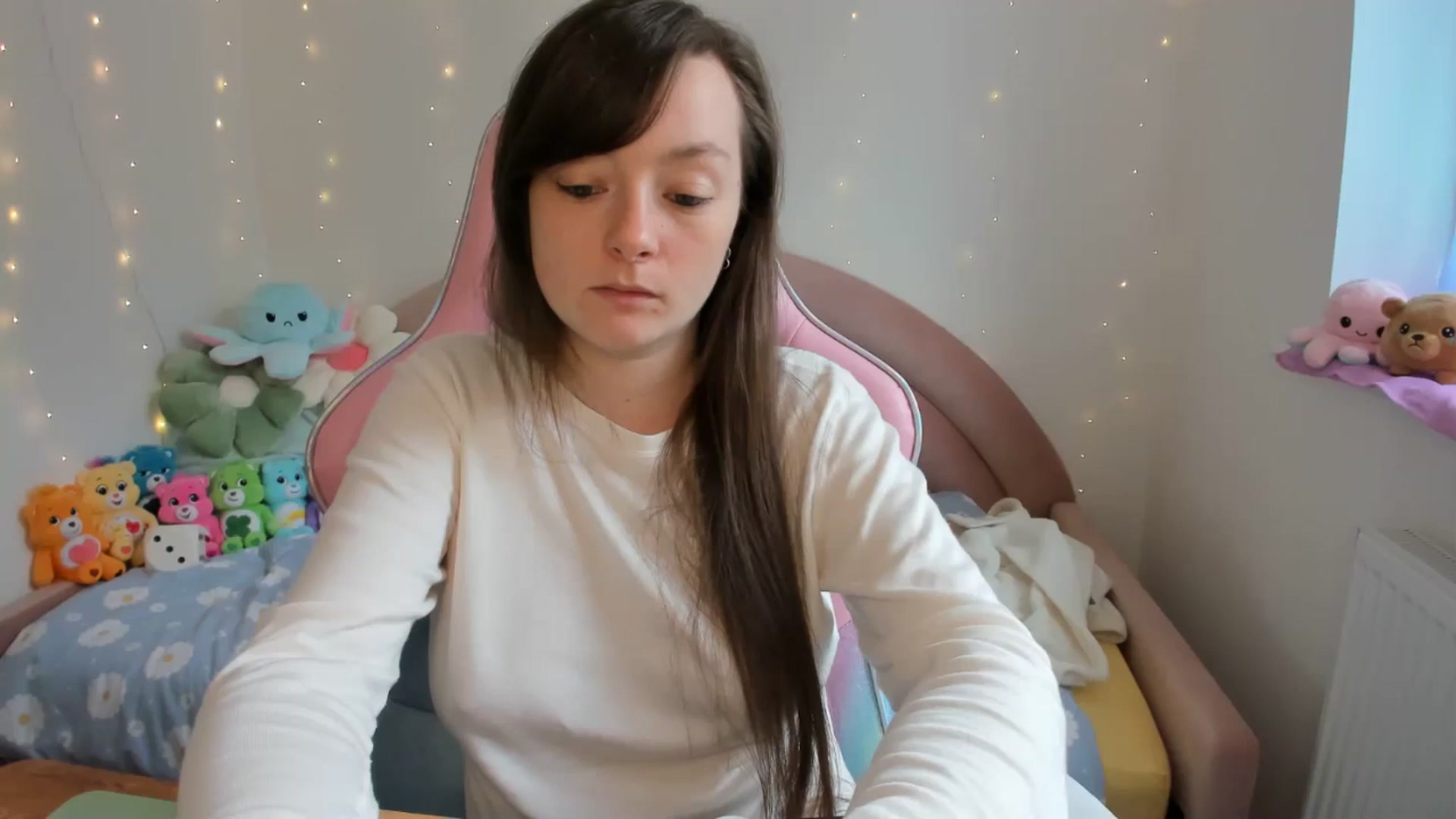 Gallery image thumbnail from JessieBear_'s myfreecams stream on, 09/24/2024, 14:51 image 4 of 20