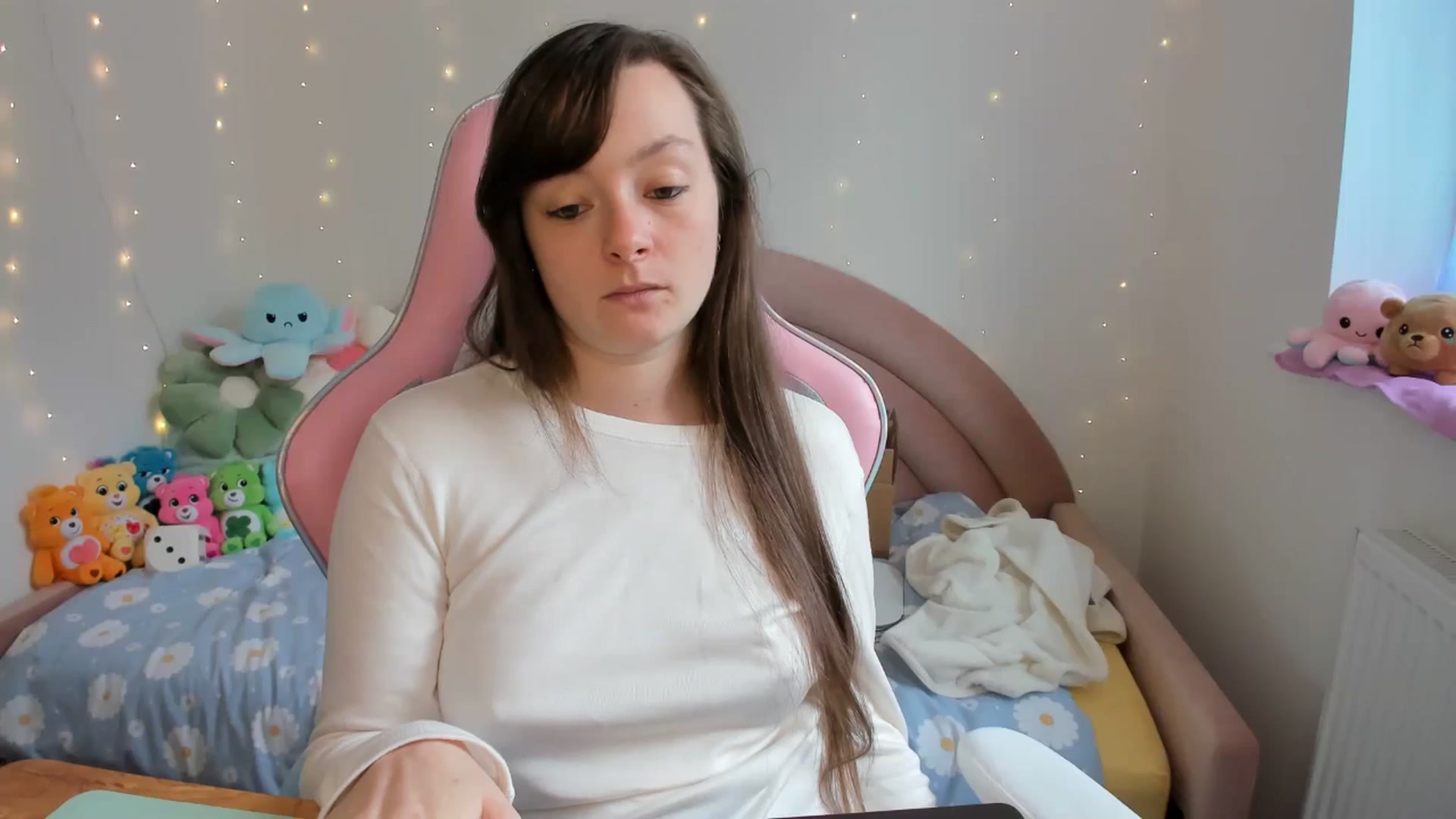 Gallery image thumbnail from JessieBear_'s myfreecams stream on, 09/24/2024, 14:51 image 20 of 20