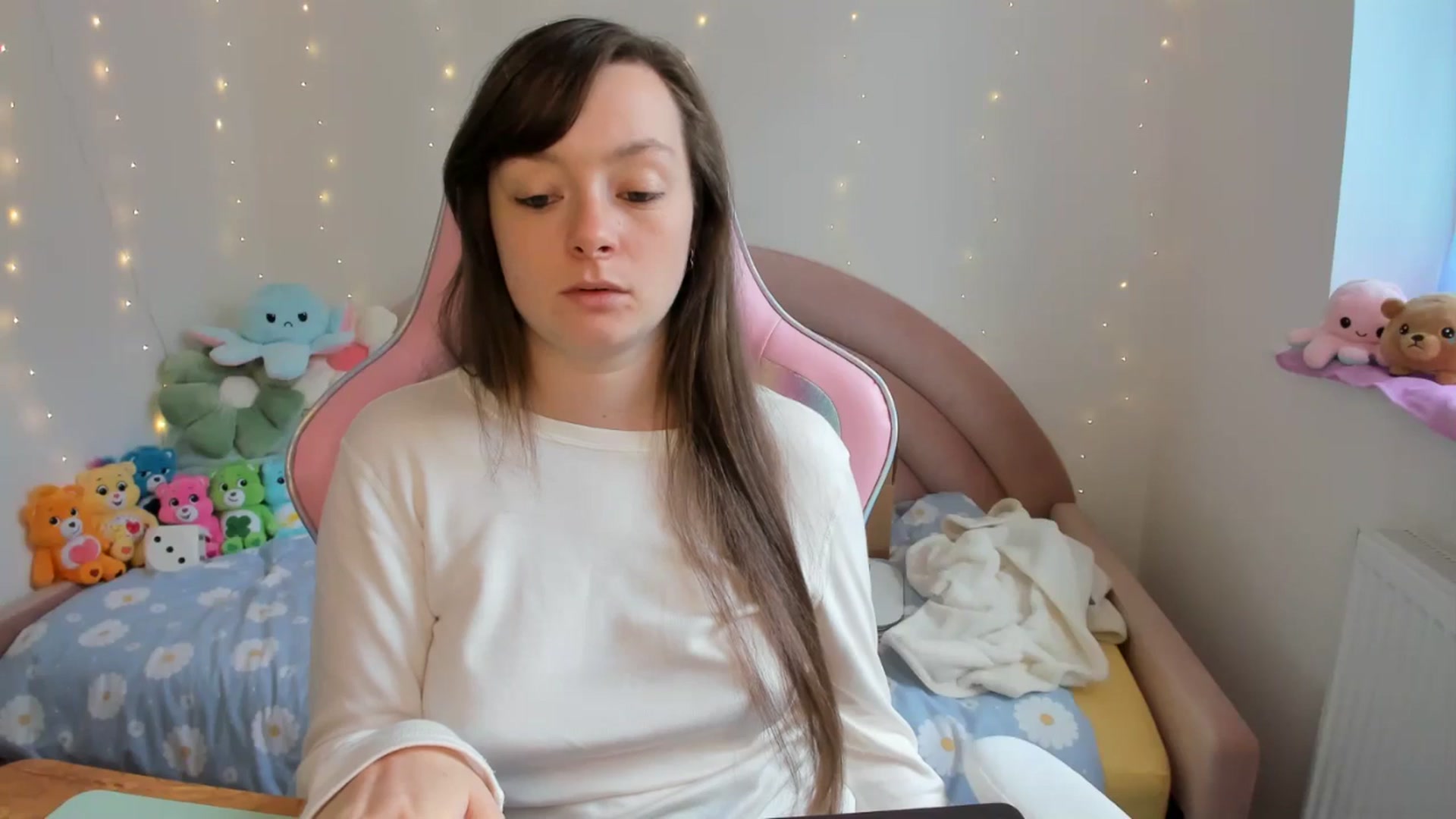 Gallery image thumbnail from JessieBear_'s myfreecams stream on, 09/24/2024, 14:51 image 17 of 20