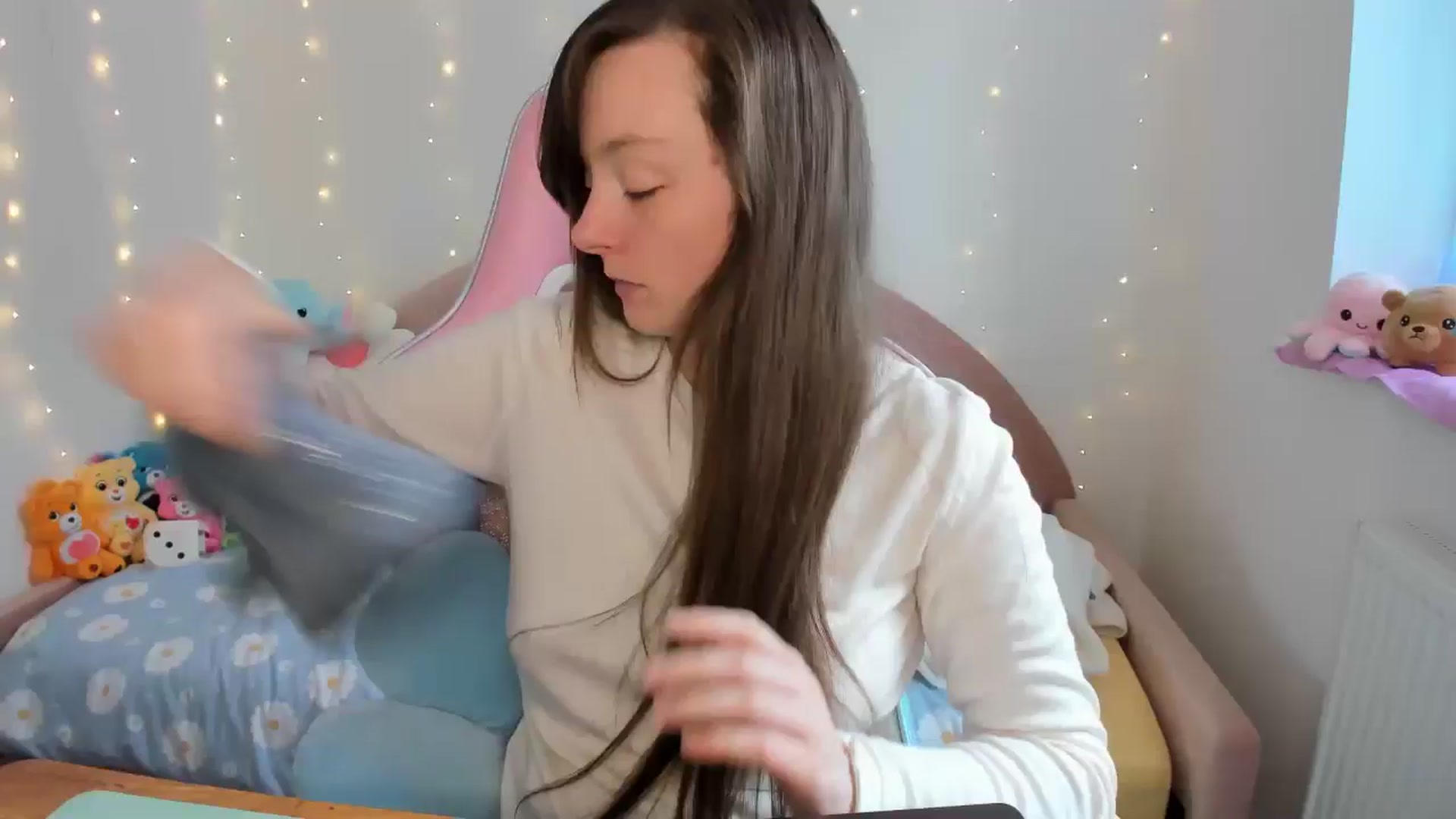 Gallery image thumbnail from JessieBear_'s myfreecams stream on, 09/24/2024, 15:32 image 8 of 20