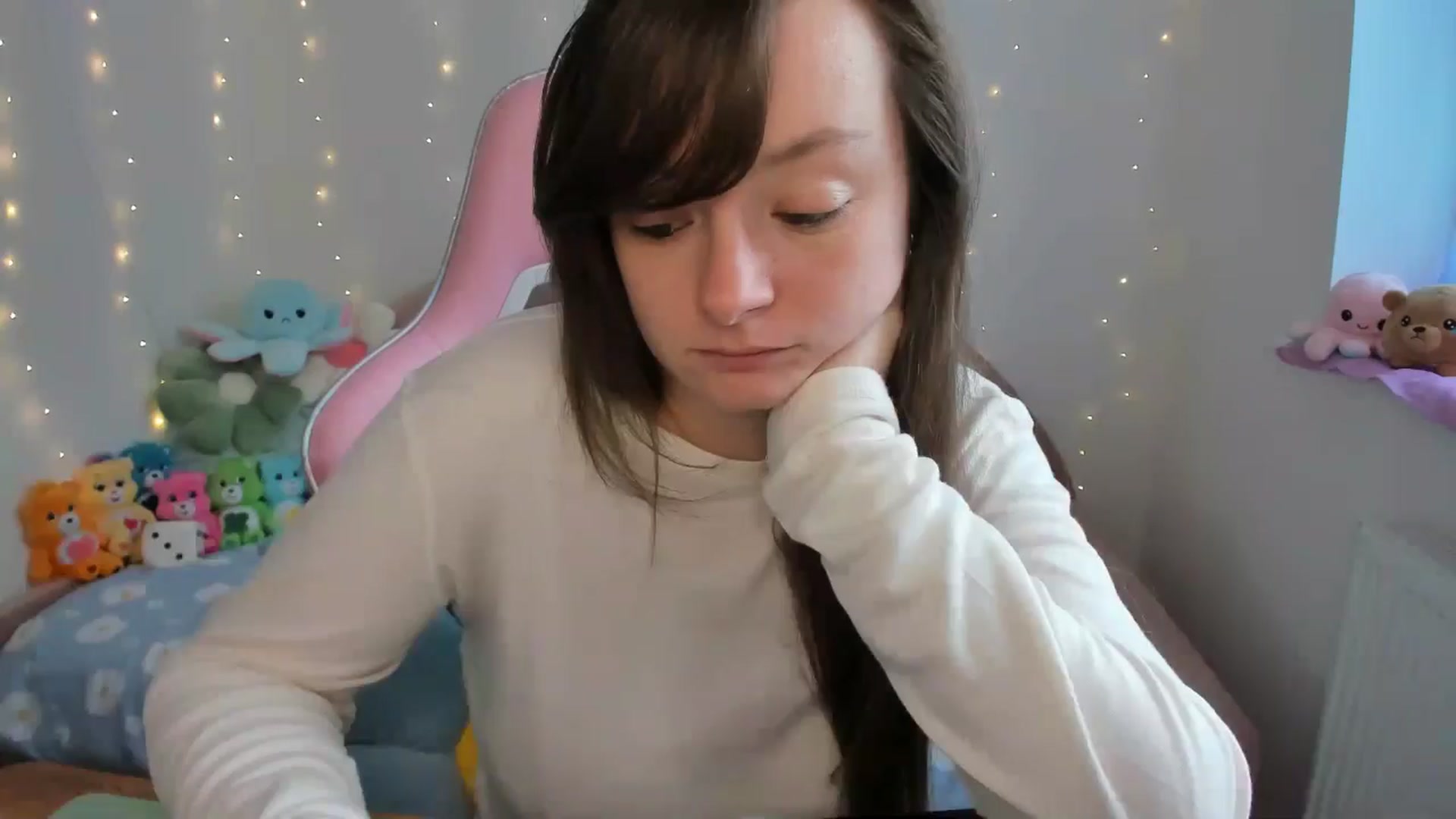 Gallery image thumbnail from JessieBear_'s myfreecams stream on, 09/24/2024, 15:32 image 18 of 20
