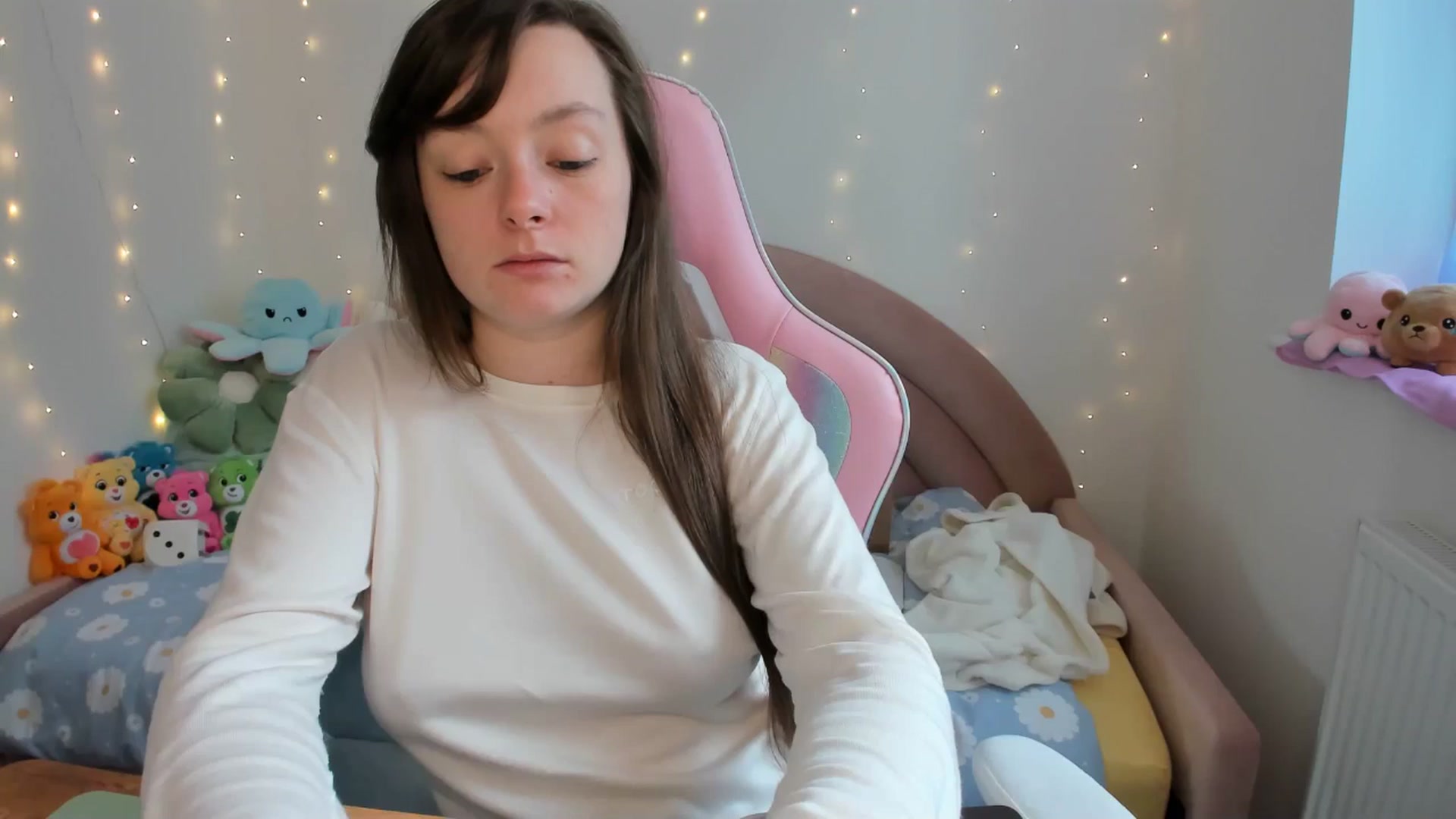 Gallery image thumbnail from JessieBear_'s myfreecams stream on, 09/24/2024, 15:32 image 9 of 20