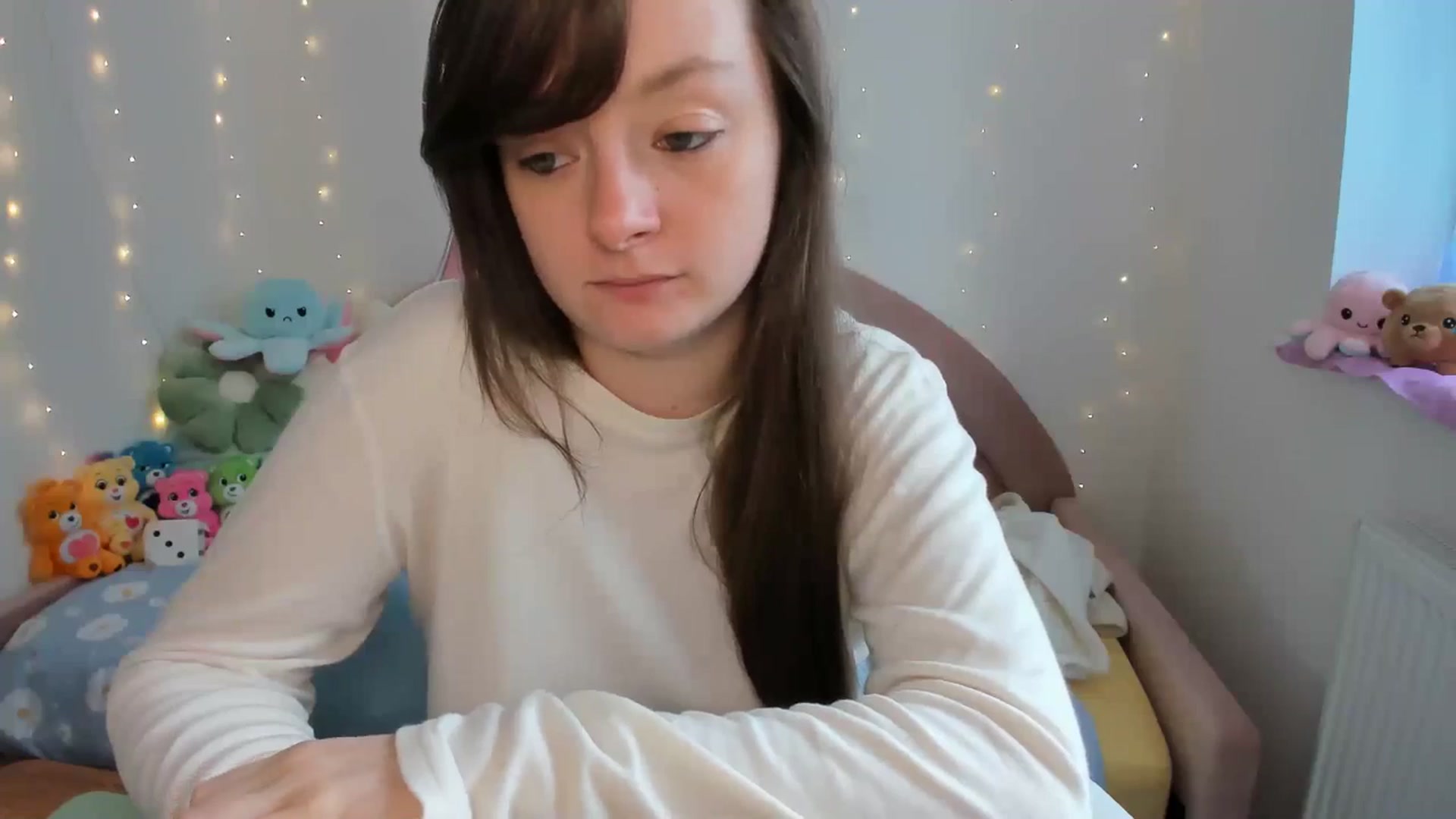 Gallery image thumbnail from JessieBear_'s myfreecams stream on, 09/24/2024, 15:32 image 15 of 20