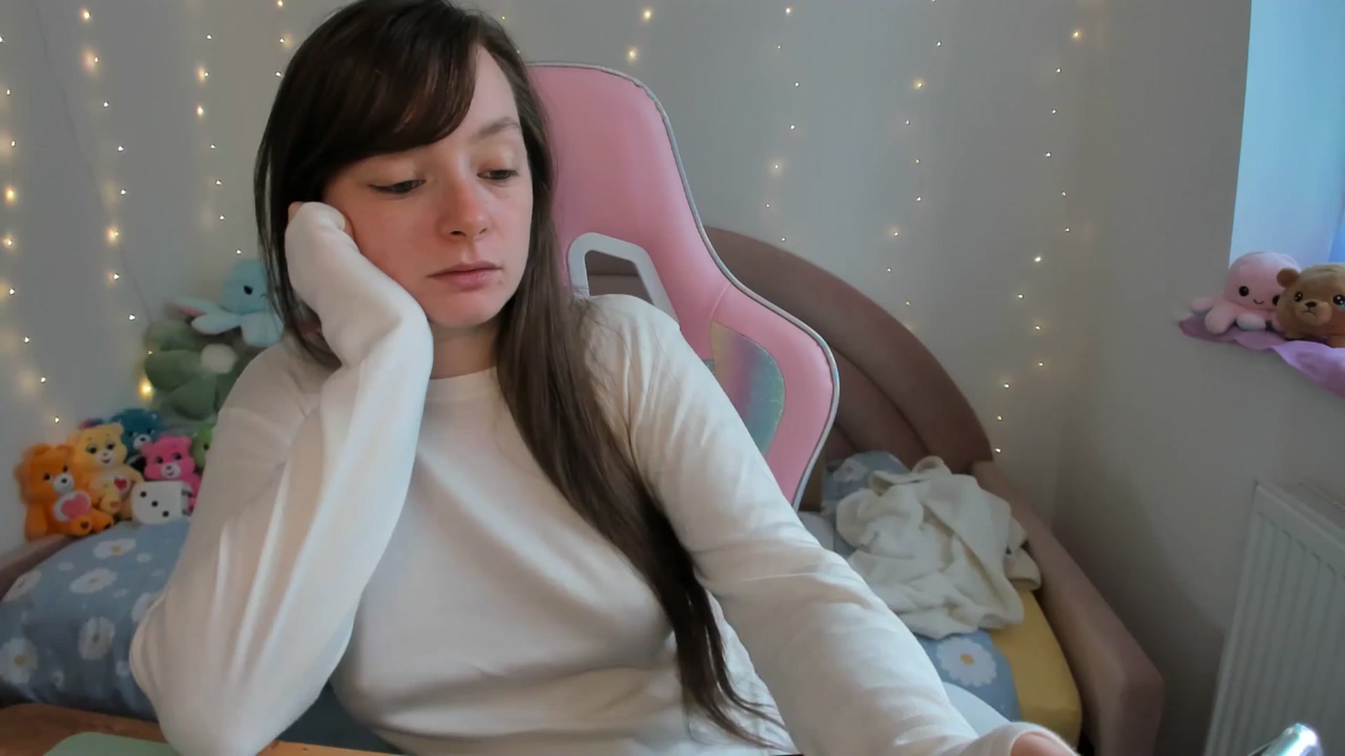 Gallery image thumbnail from JessieBear_'s myfreecams stream on, 09/24/2024, 15:32 image 10 of 20
