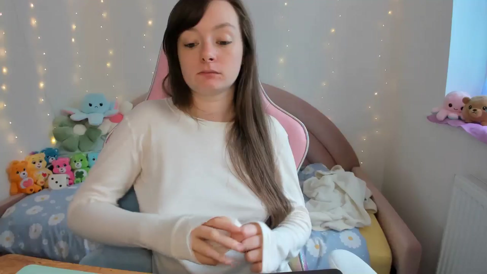 Gallery image thumbnail from JessieBear_'s myfreecams stream on, 09/24/2024, 15:32 image 20 of 20