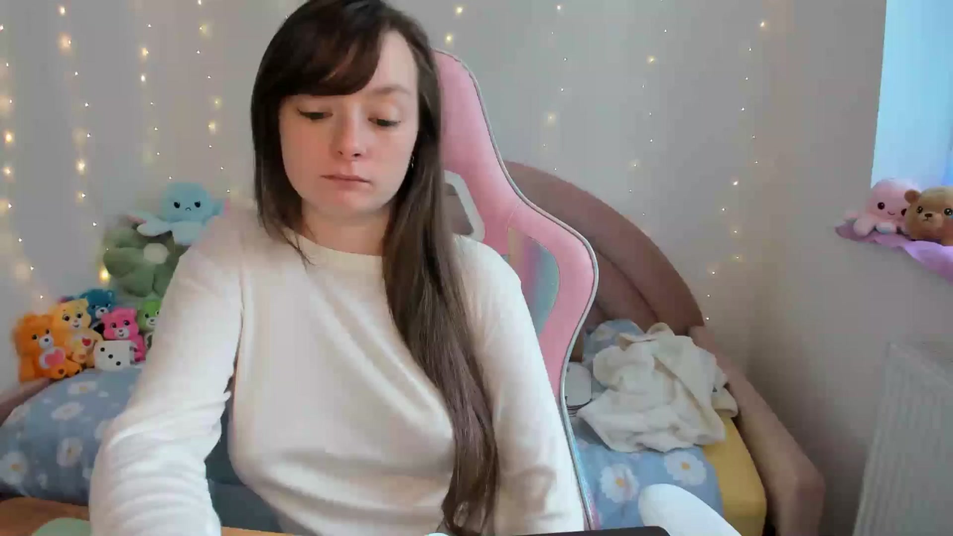 Gallery image thumbnail from JessieBear_'s myfreecams stream on, 09/24/2024, 15:32 image 12 of 20