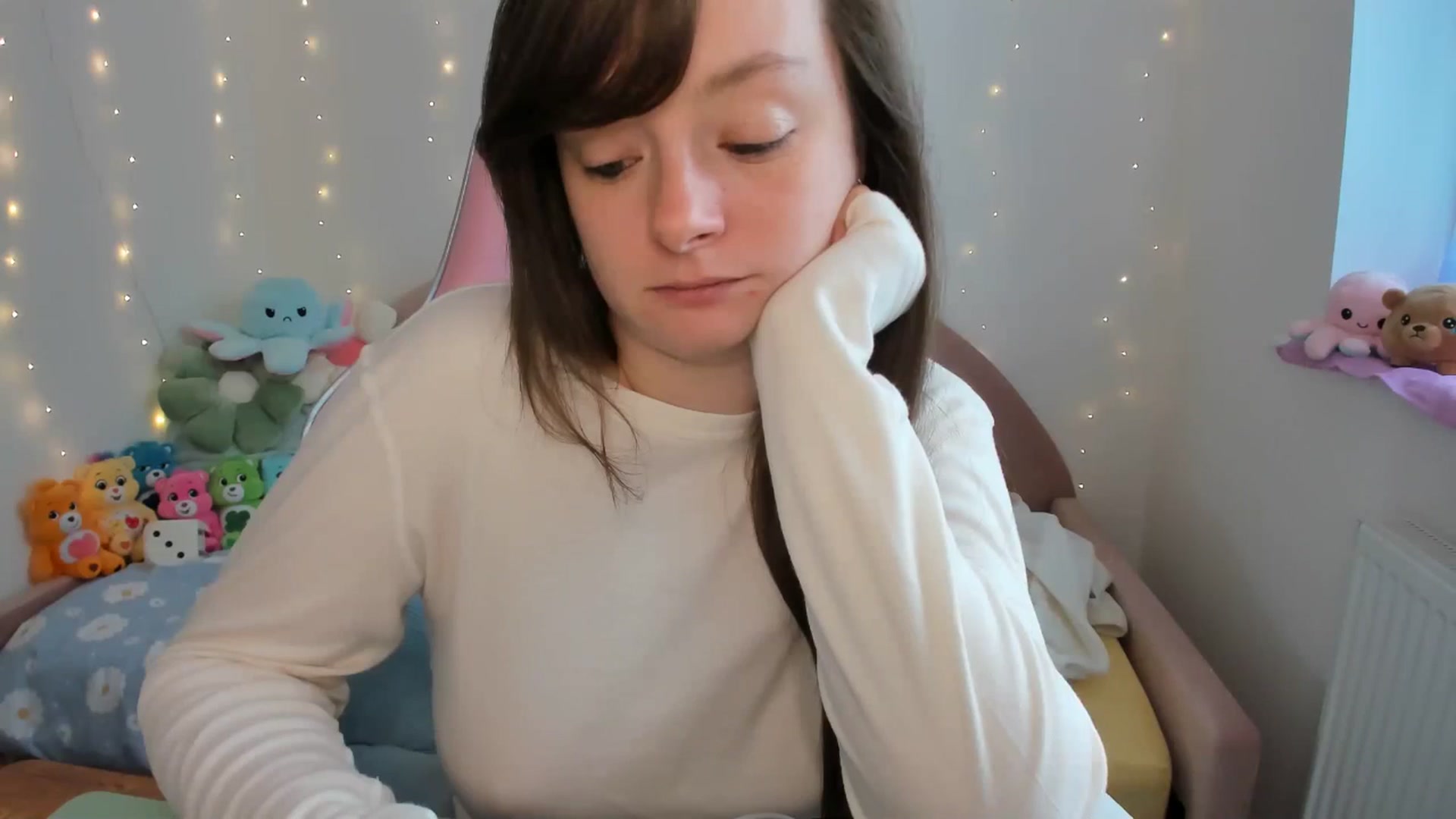 Gallery image thumbnail from JessieBear_'s myfreecams stream on, 09/24/2024, 15:32 image 13 of 20