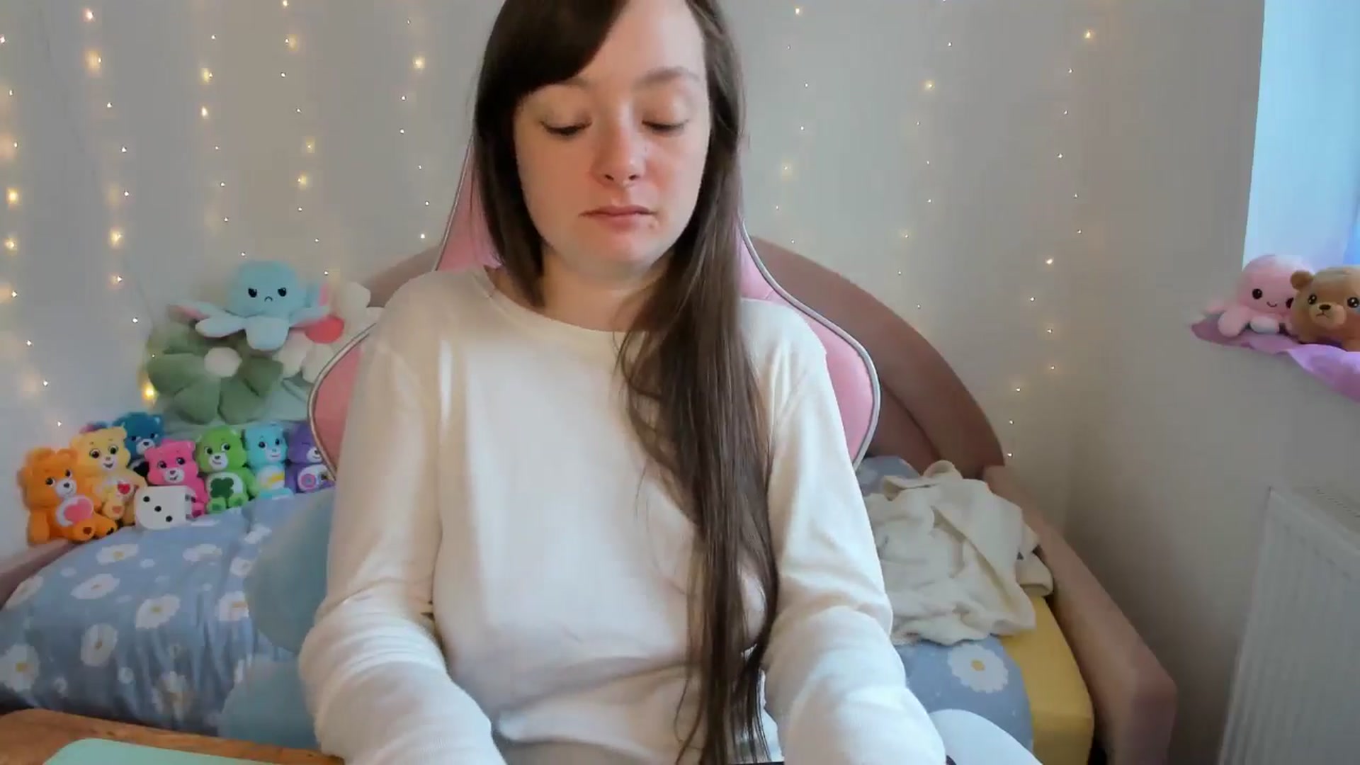Gallery image thumbnail from JessieBear_'s myfreecams stream on, 09/24/2024, 15:32 image 3 of 20