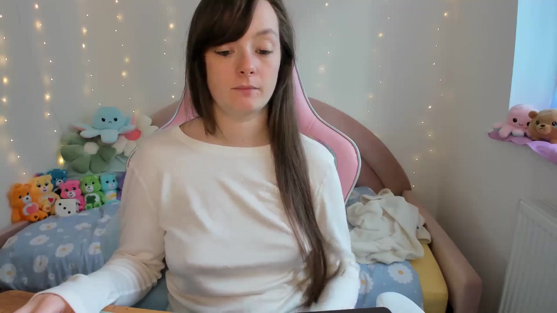 Gallery image thumbnail from JessieBear_'s myfreecams stream on, 09/24/2024, 15:32 image 5 of 20