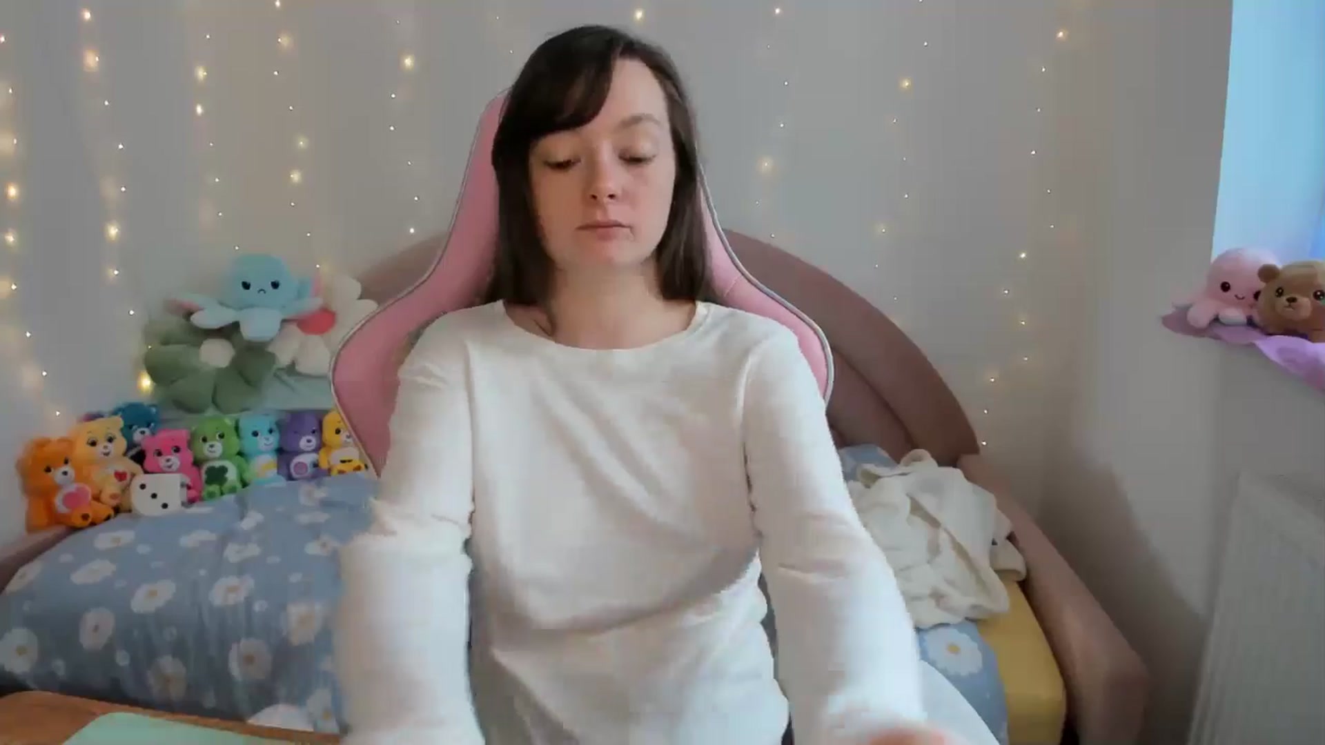 Gallery image thumbnail from JessieBear_'s myfreecams stream on, 09/24/2024, 17:08 image 4 of 20