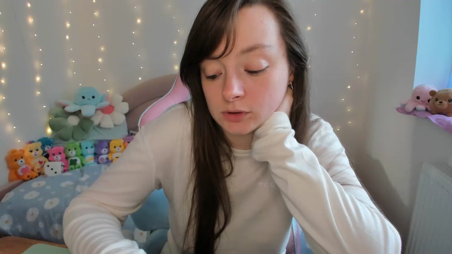 Gallery image thumbnail from JessieBear_'s myfreecams stream on, 09/24/2024, 17:08 image 17 of 20
