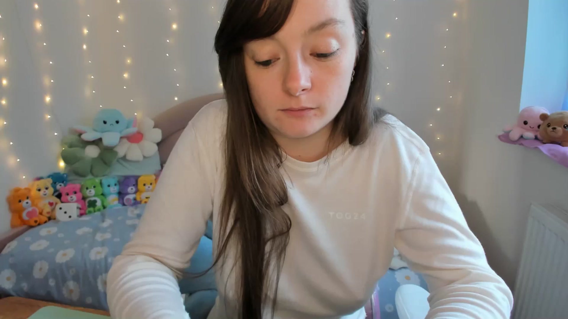 Gallery image thumbnail from JessieBear_'s myfreecams stream on, 09/24/2024, 17:08 image 14 of 20