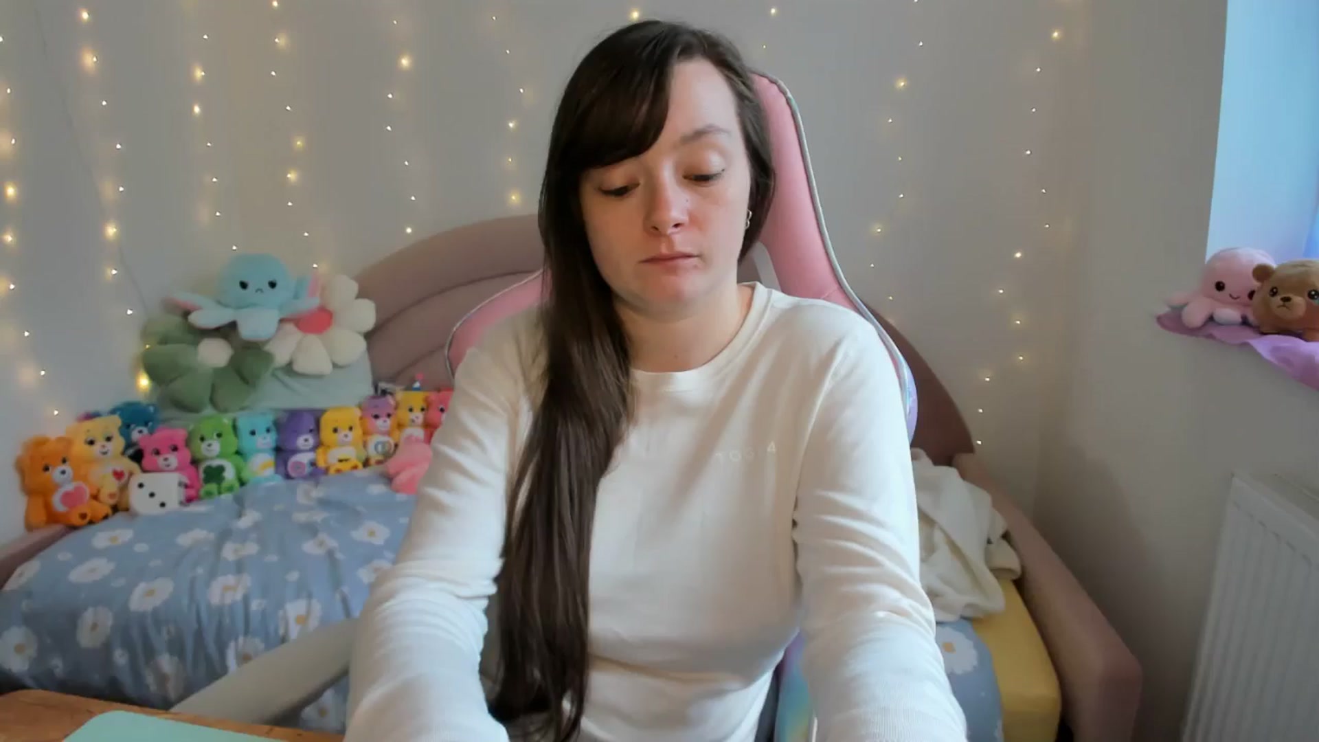 Gallery image thumbnail from JessieBear_'s myfreecams stream on, 09/24/2024, 17:08 image 1 of 20
